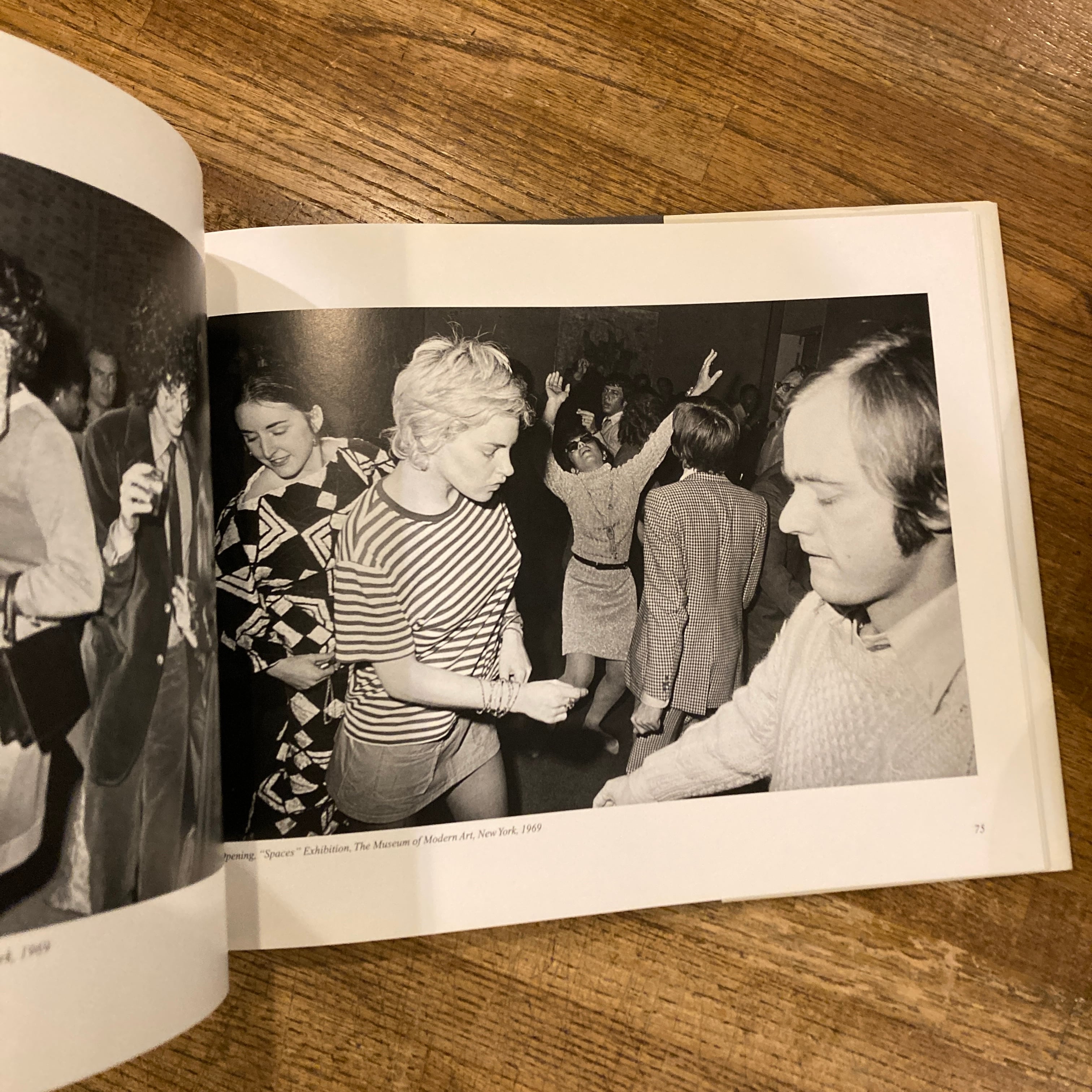 Public Relations / Garry Winogrand（ゲイリー・ウィノグランド