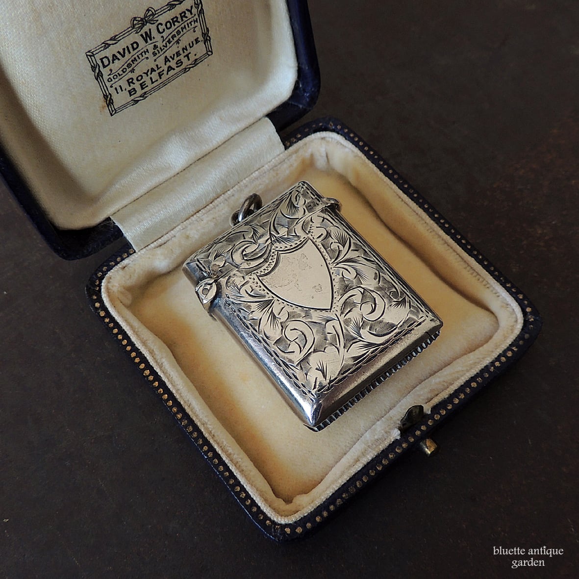 英国アンティーク スターリングシルバー ヴェスタケース【アカンサス
