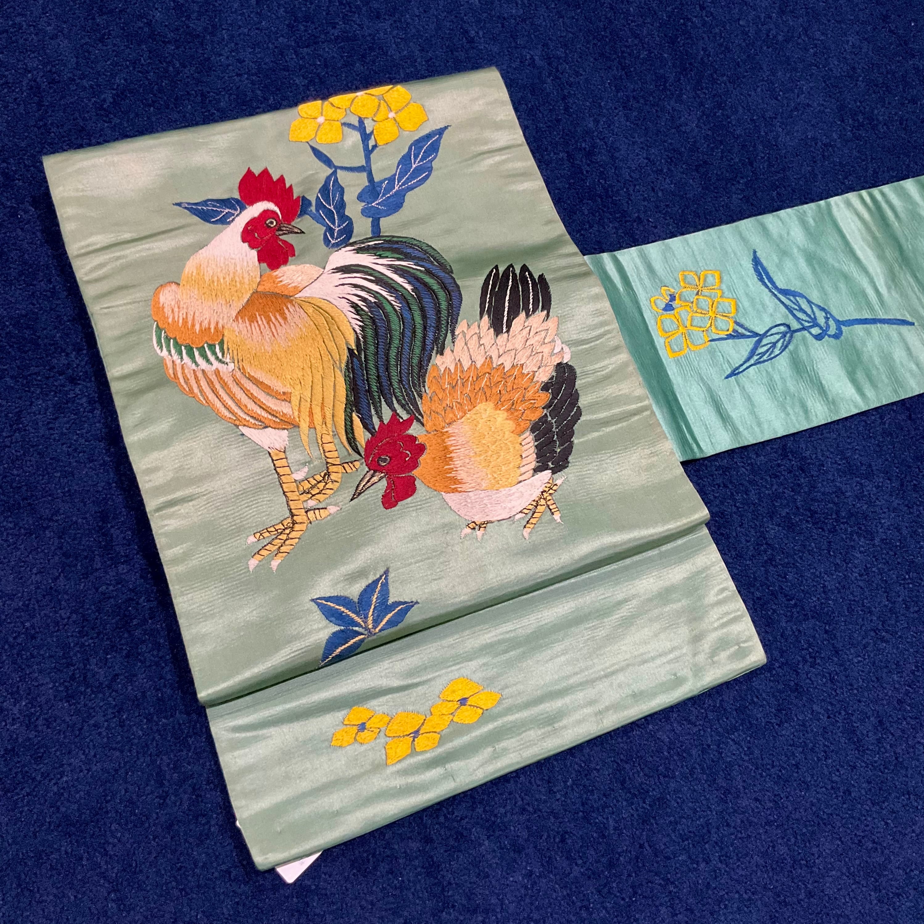 鶏と菜花＊にわとり 刺繍 鳥 花 繻子 グリーン 緑 アンティーク名古屋