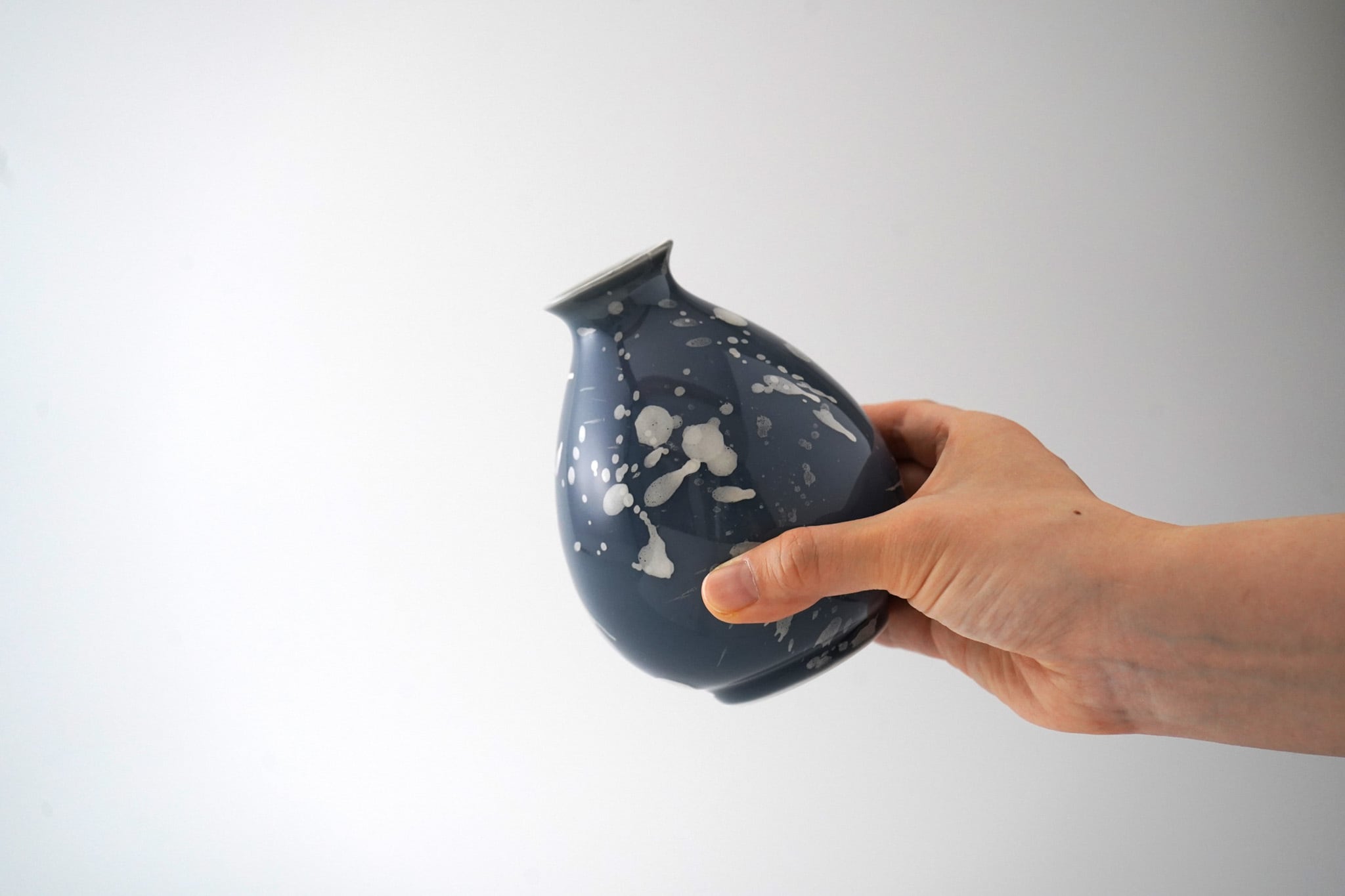 井上祐希作】釉滴徳利 SUMIGRAY | 井上萬二窯 INOUE MANJI KILN