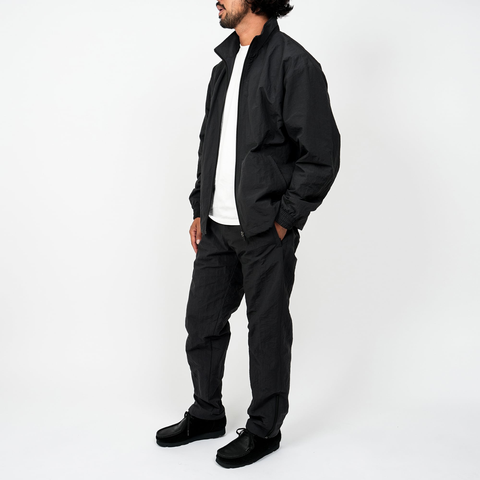 Recycled Nylon Water-repellent Zip-up Jacket (Black) | OVY