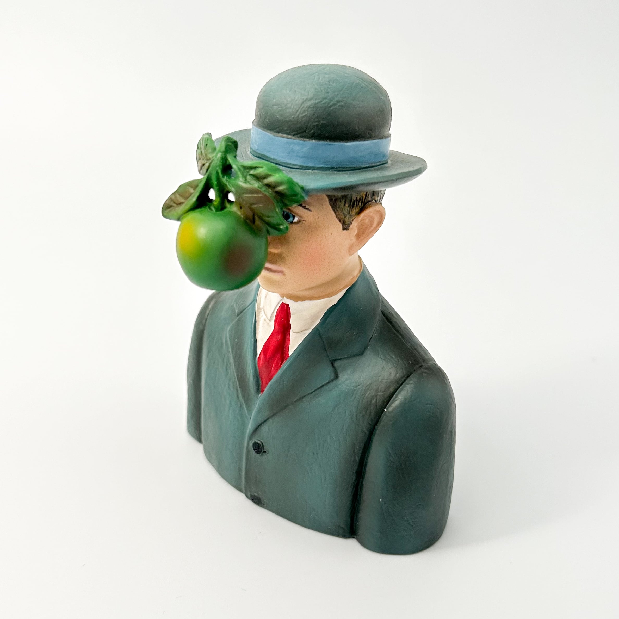 マグリット フィギュア 人の子 | hmm, by 東京都美術館ミュージアム