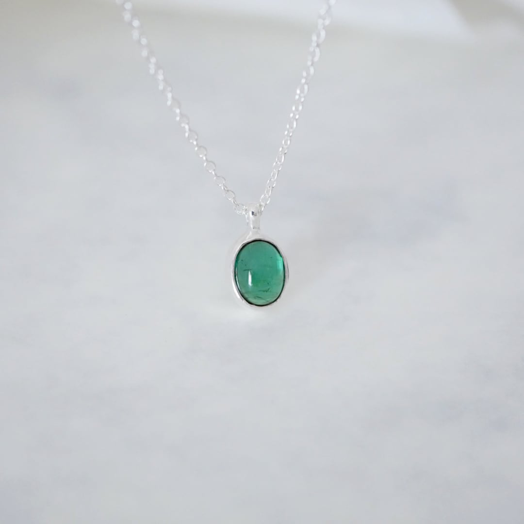 ハルトからのプレゼント 鉱石のペンダント グリーンメノウ 囚われの