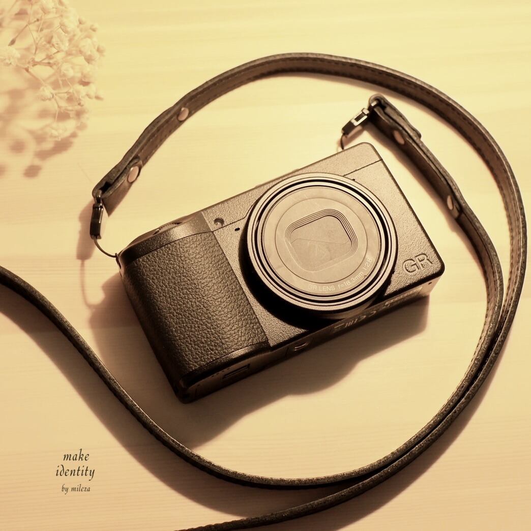 ひも通し式レザーストラップ（リコーGRシリーズなど） | MilezaWorks
