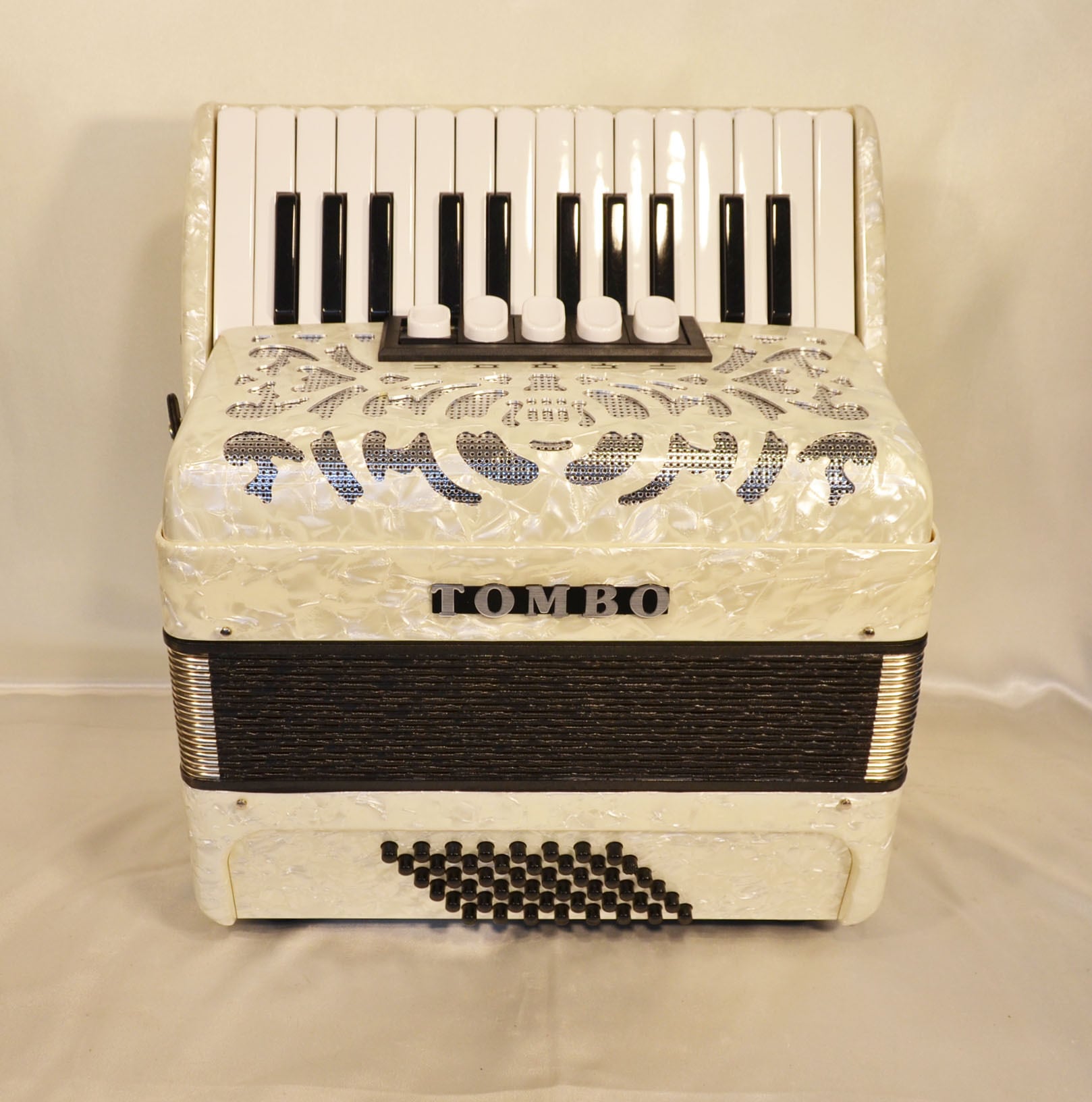 TOMBO アコーディオン J261 ホワイト 希少 TONBO［トンボ］J-261