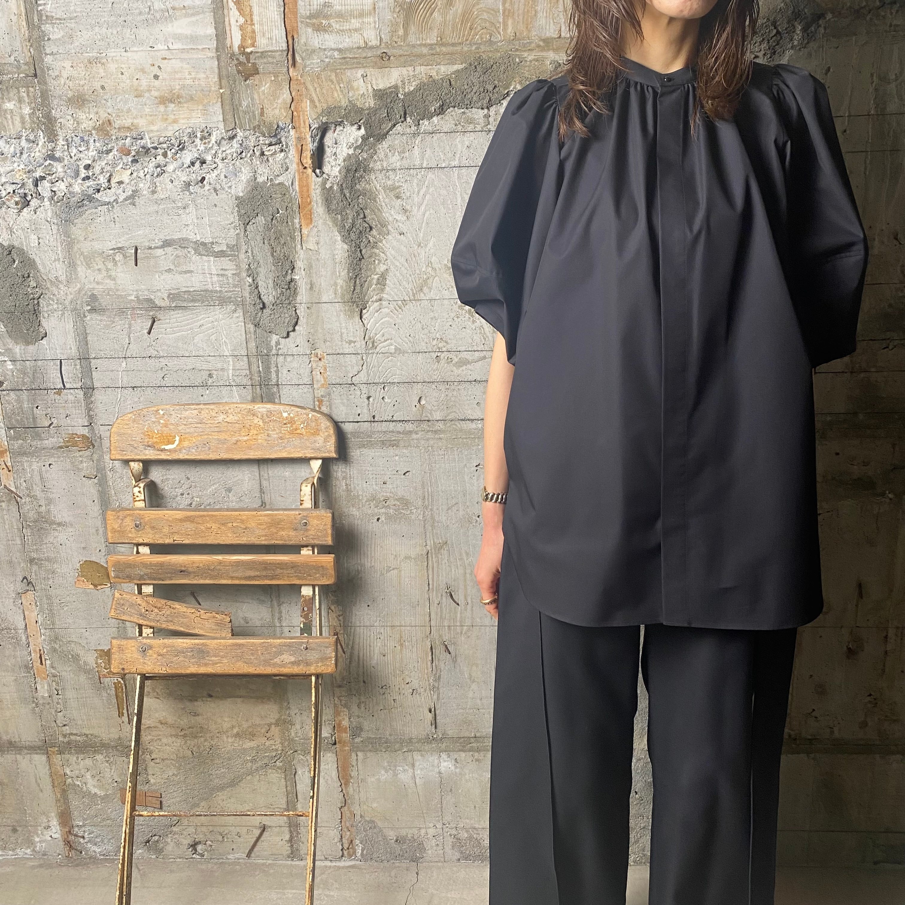 HYKE【ハイク】T/C BALLOON SLEEVE BLOUSE(15191 BLACK ). | glamour