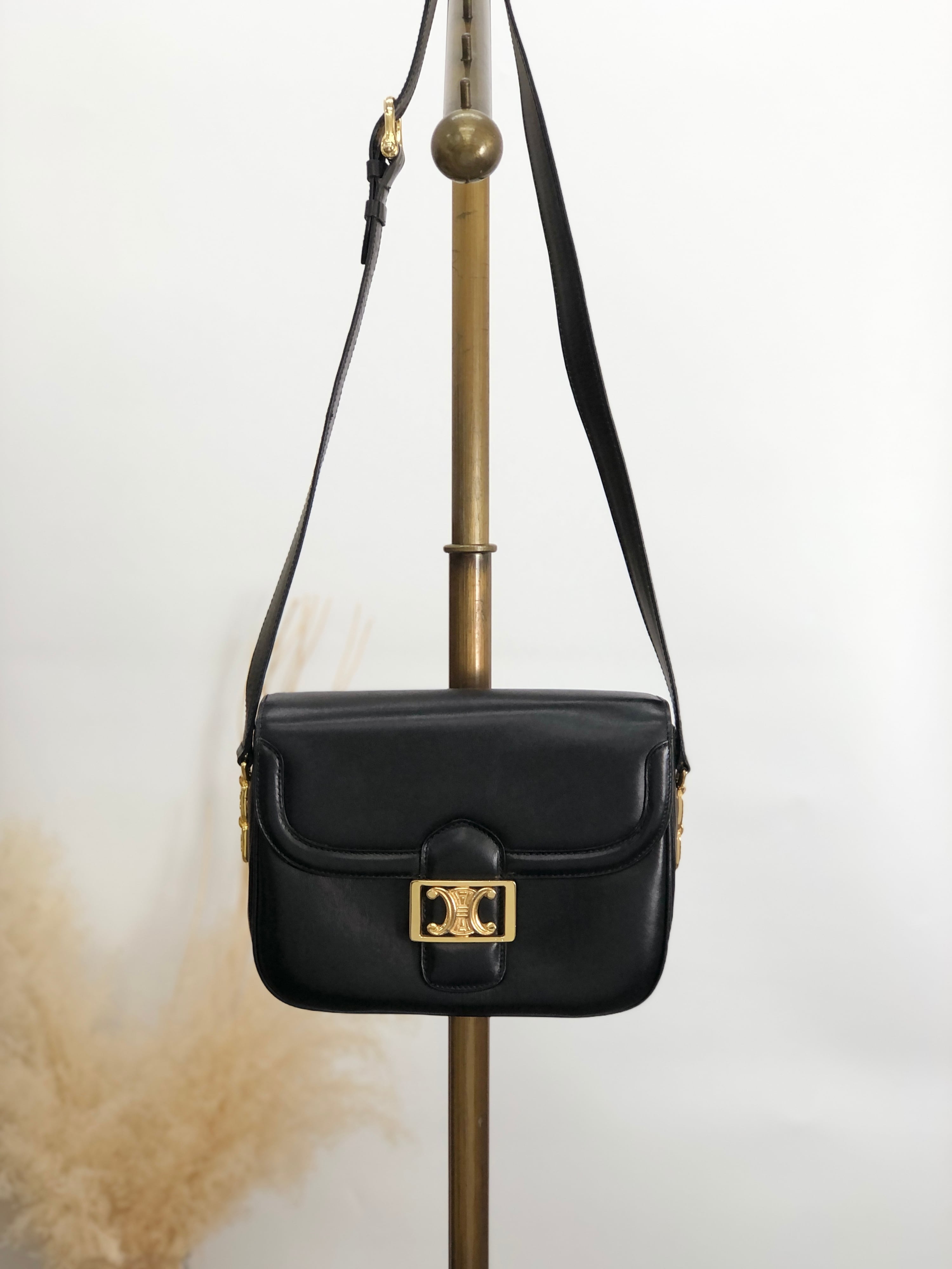 CELINE セリーヌ ショルダーバッグ ブラック トリオンフ レザー