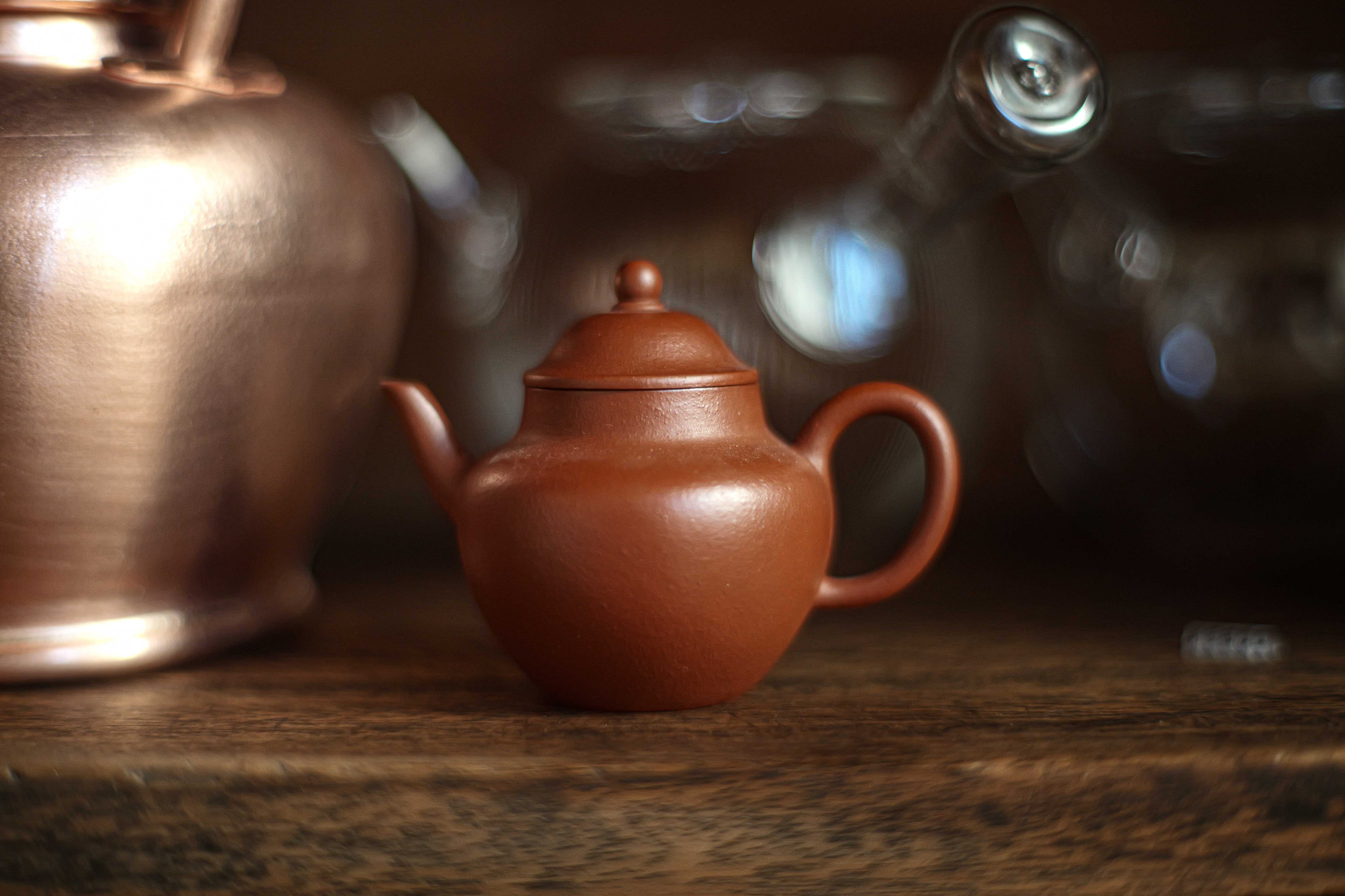 宜興紫砂壺「宮灯」（約100cc)・摹古・小煤窯朱泥 | 北白川糕糰店