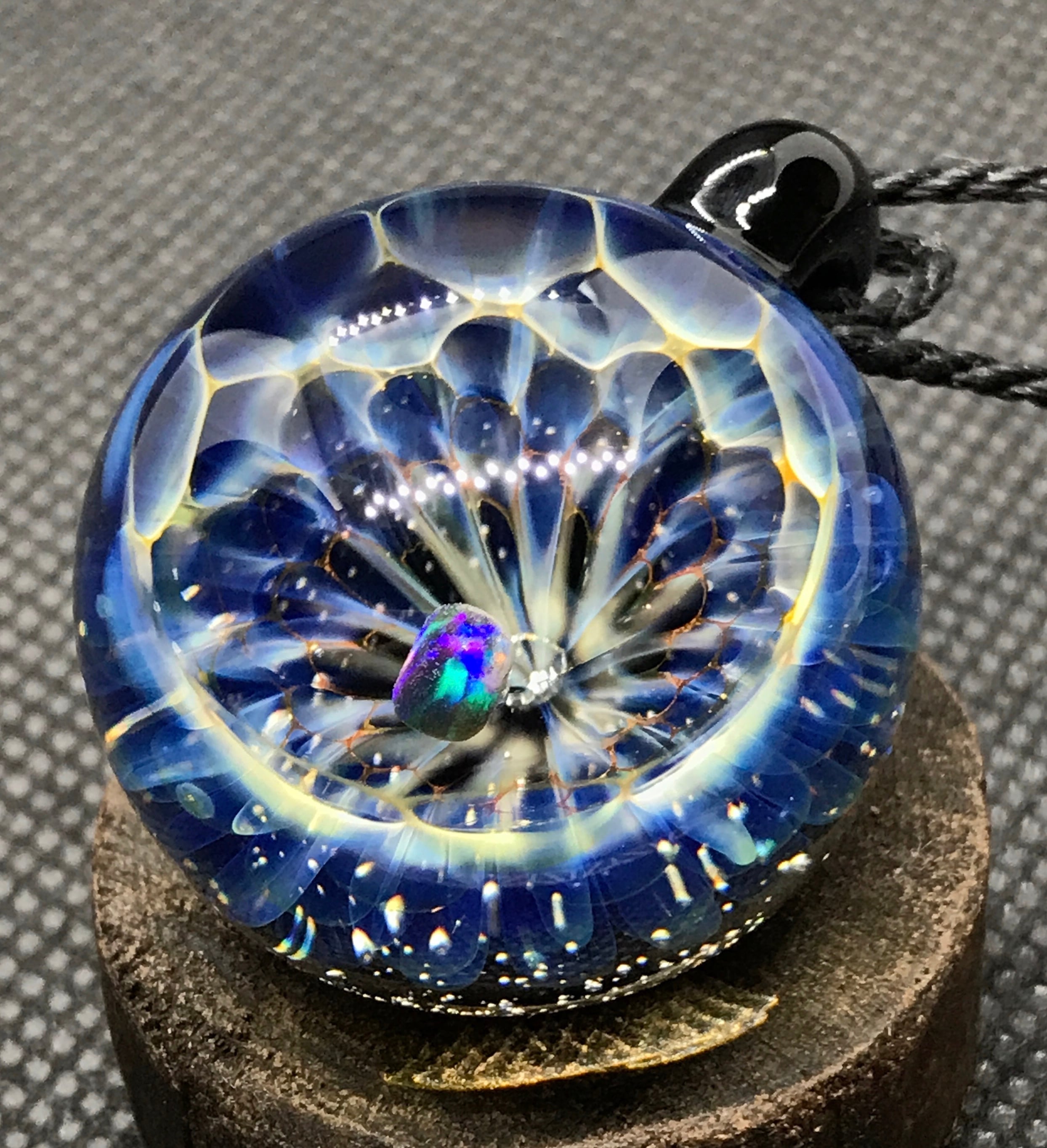 boroccus オパール 立体幾何学模様 ボロシリケイトガラスペンダント