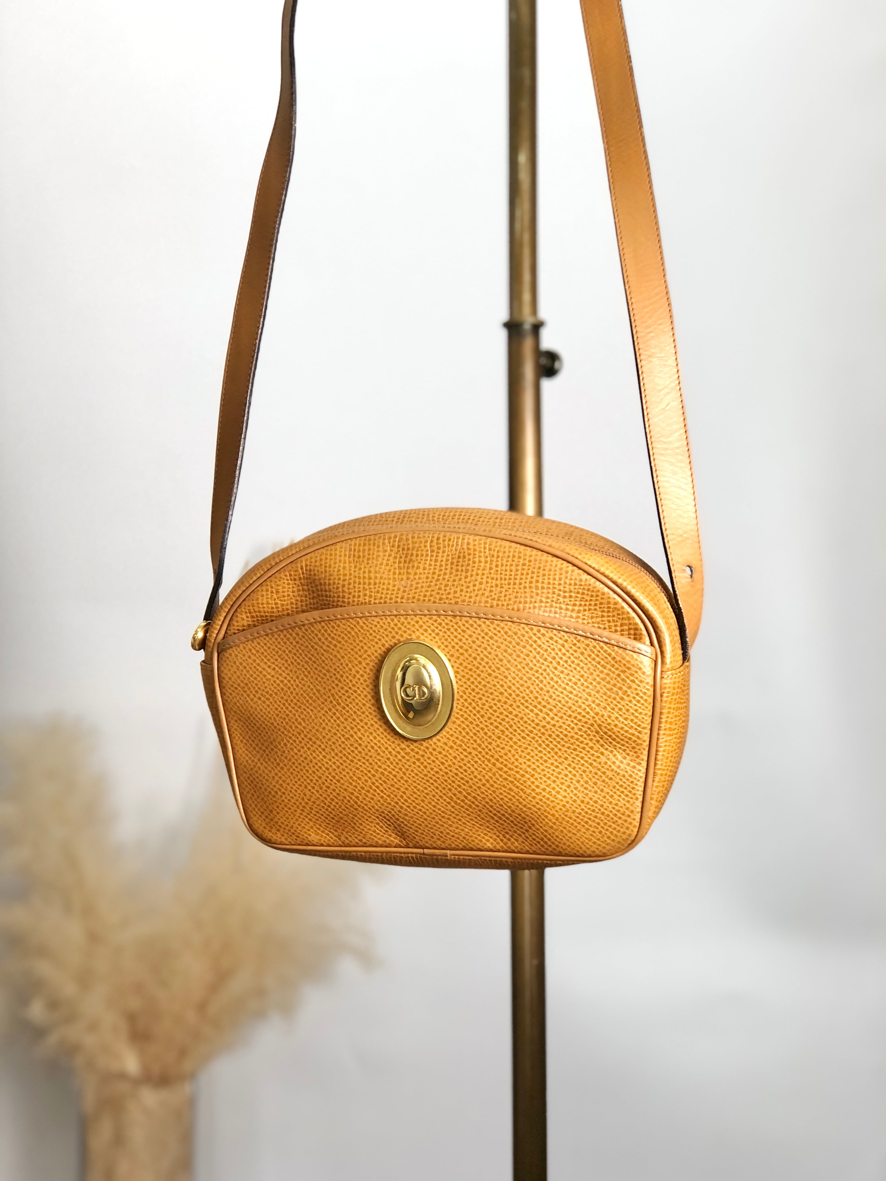 Christian Dior クリスチャン ディオール ショルダーバッグ キャメル