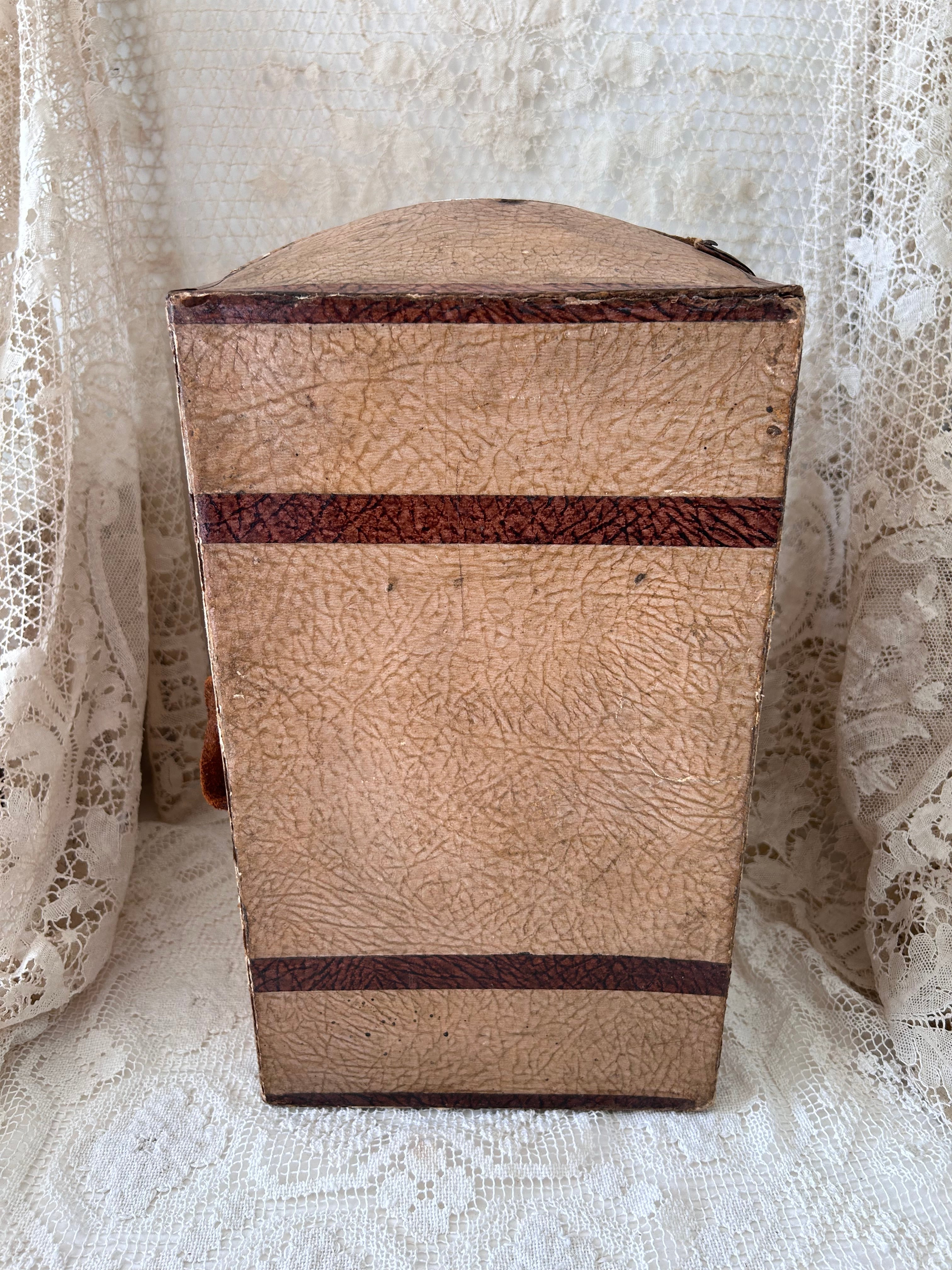 フランス アンティーク ドールプレゼンテーションボックス | le