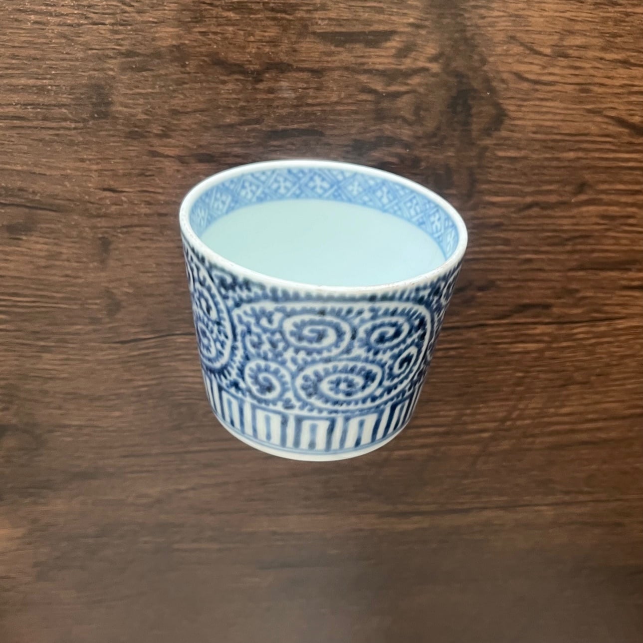 訳あり＞古伊万里染付蛸唐草紋様蕎麦猪口 | 古美術 希 のぞみ 美術