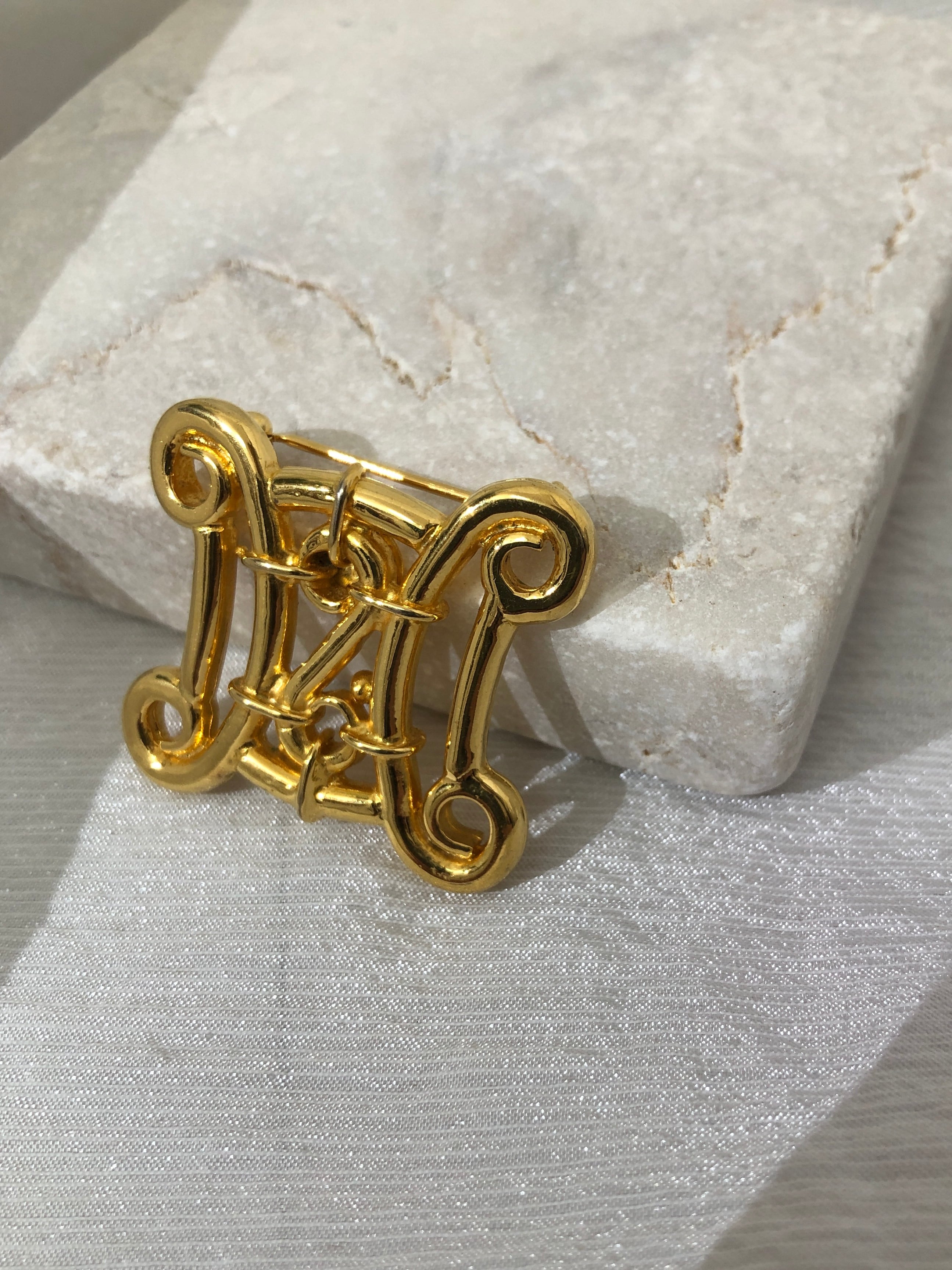 CELINE セリーヌ トリオンフ ブローチ ゴールド vintage ヴィンテージ