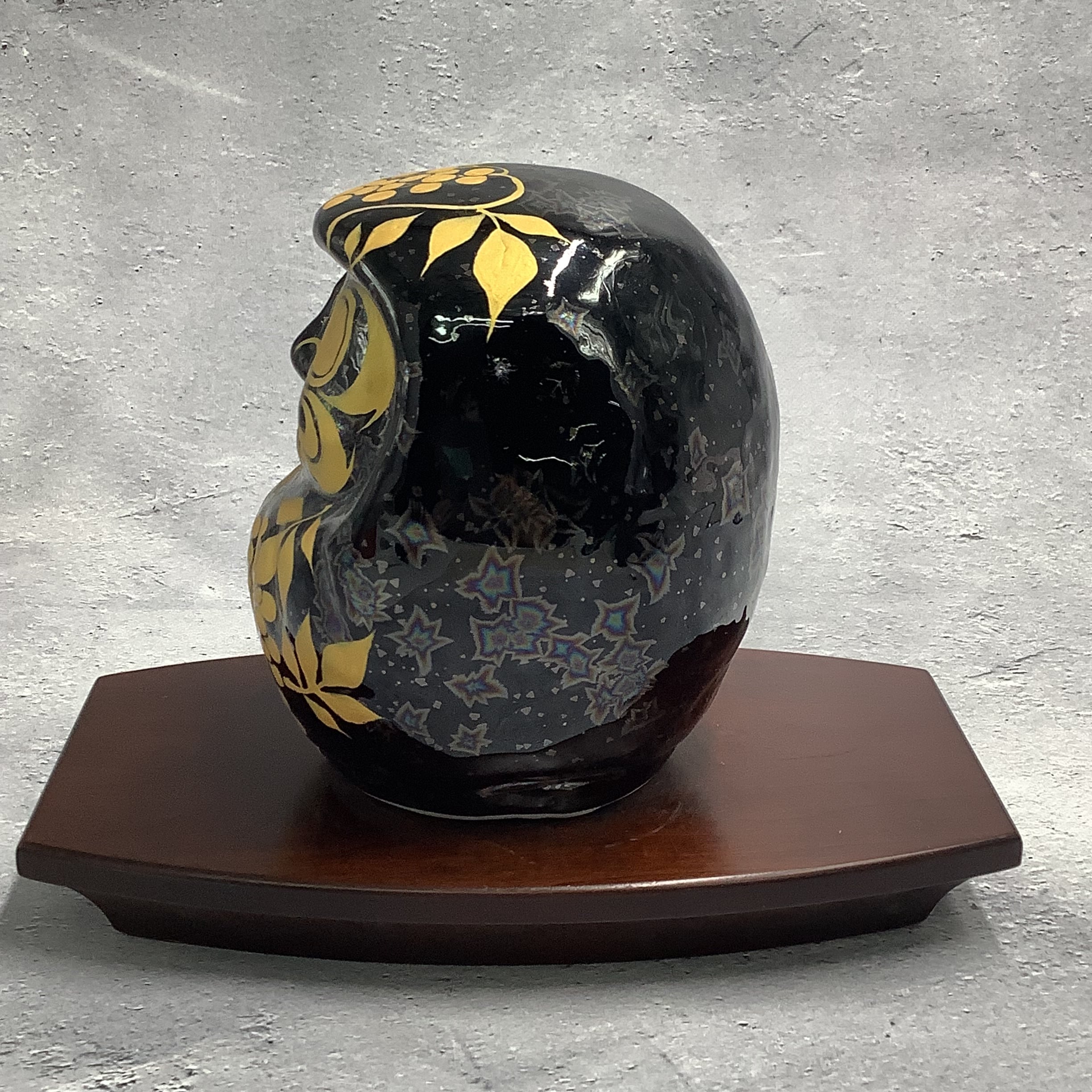 新作】達磨 ダルマ （中）星結晶（黒）×金彩 南天 置物オブジェ | 京焼