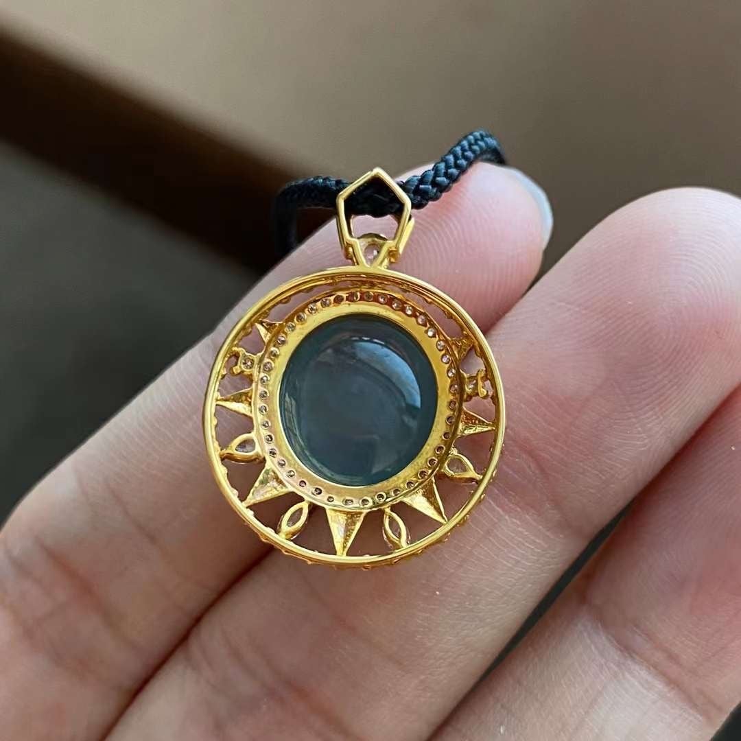 本翡翠ペンダント k18 18金 高級品 ヨーロッパ風 無含浸 無着色 青 | FARBE