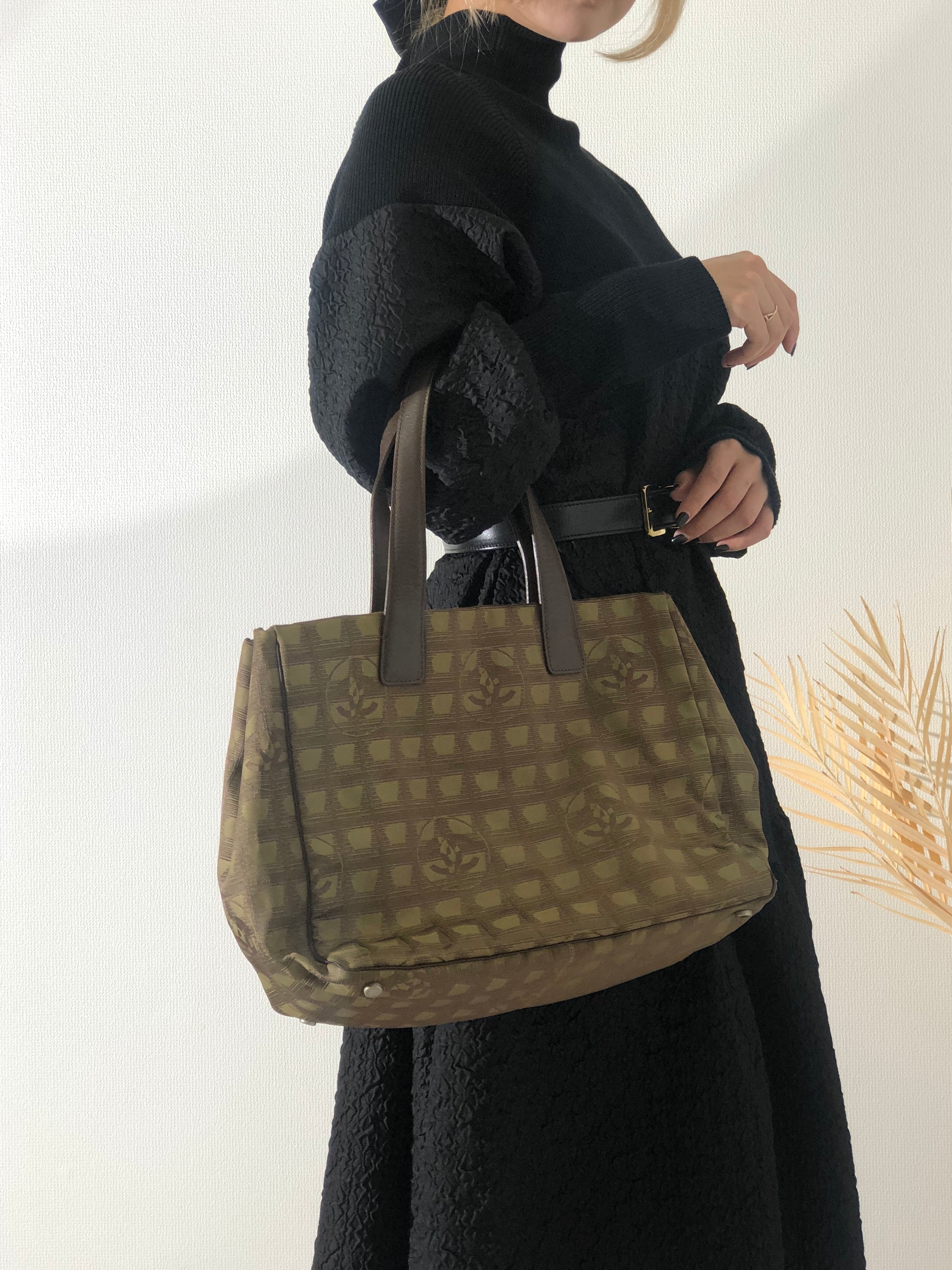 CHANEL シャネル ニュートラベルライン ナイロン トートバッグ カーキ