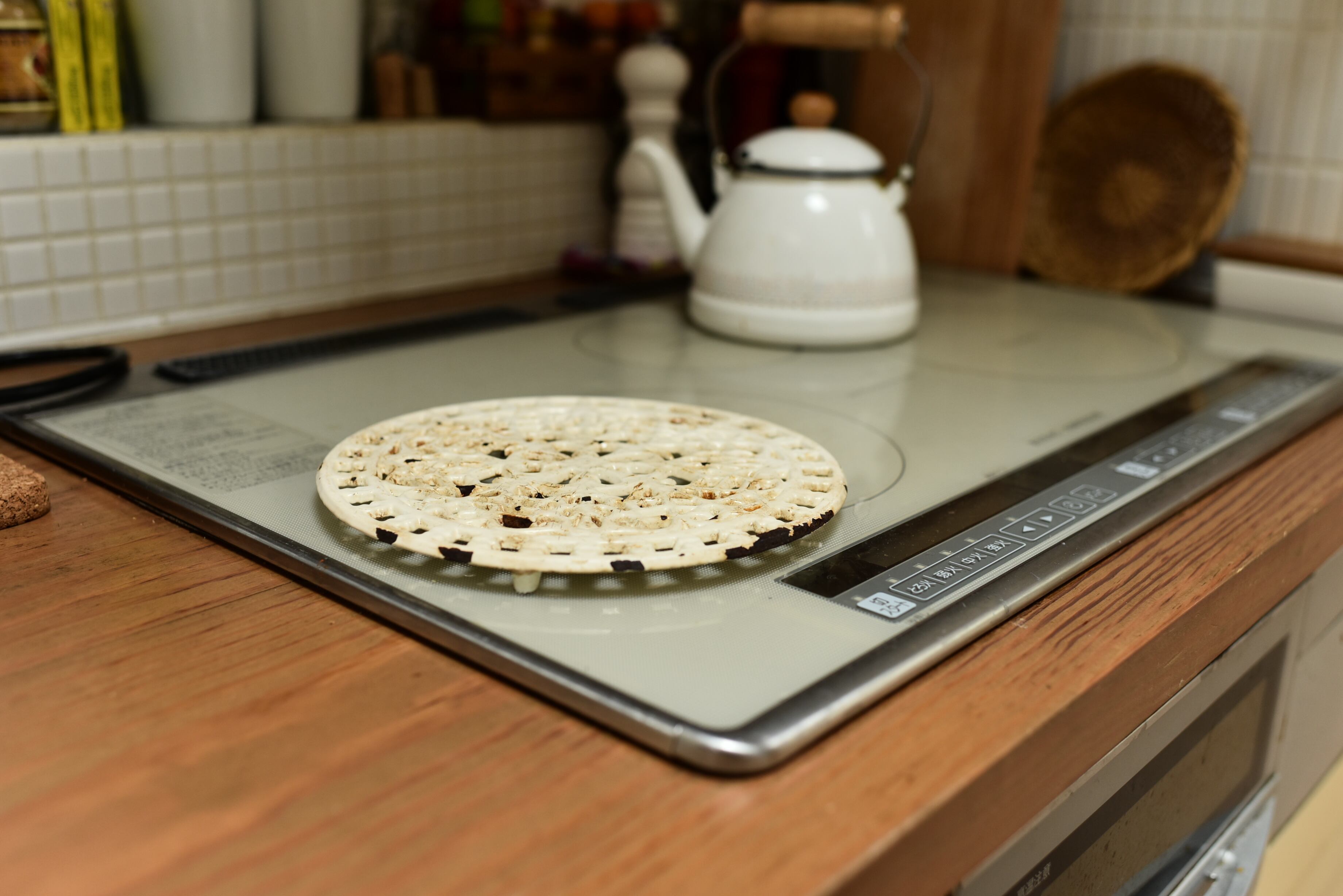 売約済* 人気のアイアン トリベット / 鍋敷き 白 フレンチアンティーク