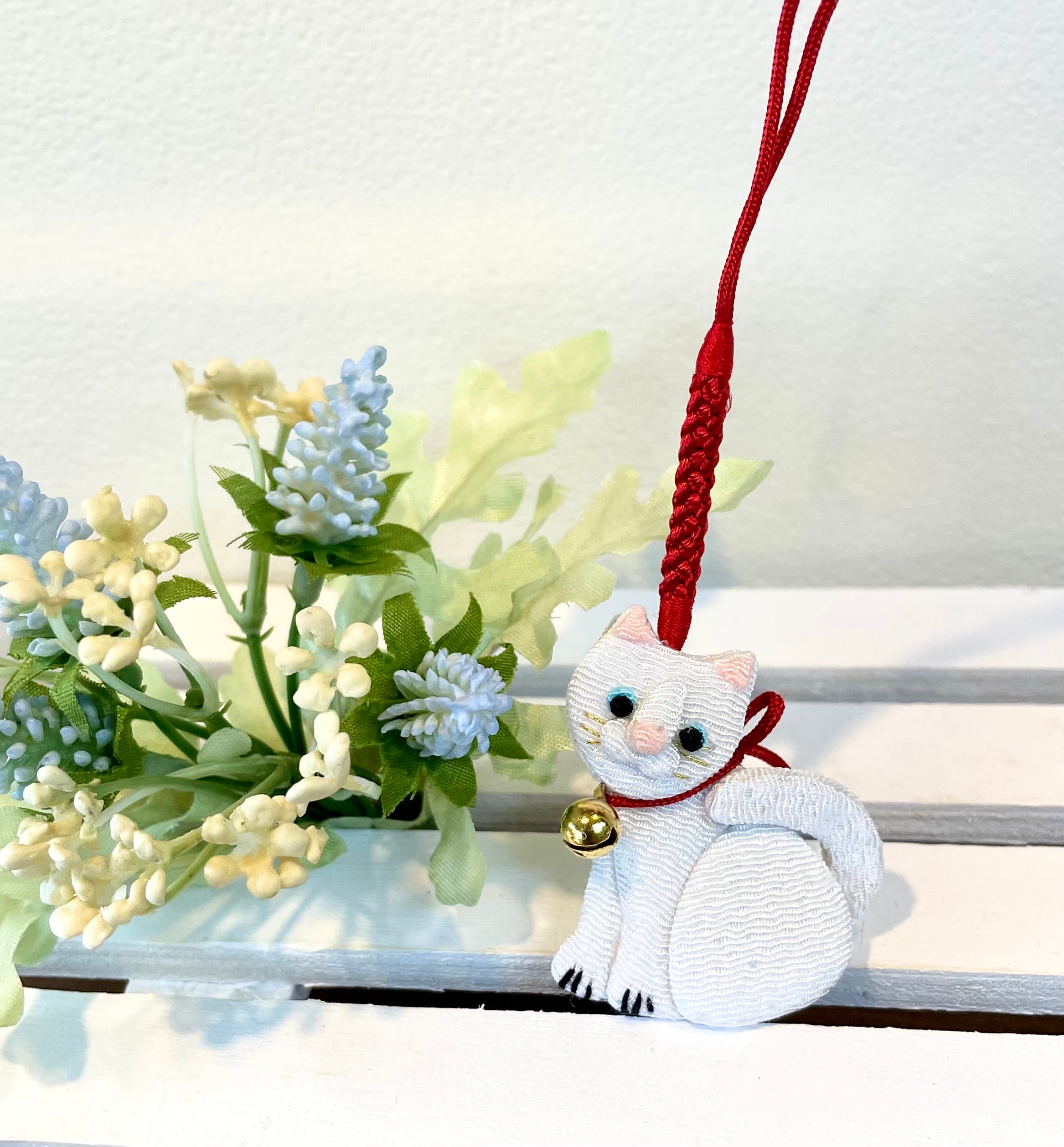 白猫♡ちりめん根付ストラップ | 千座senkura
