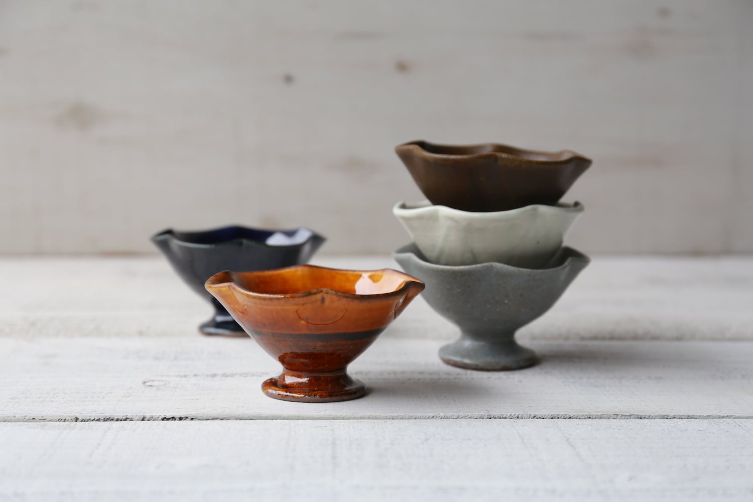 アメ釉 輪花高台鉢 | 古谷製陶所