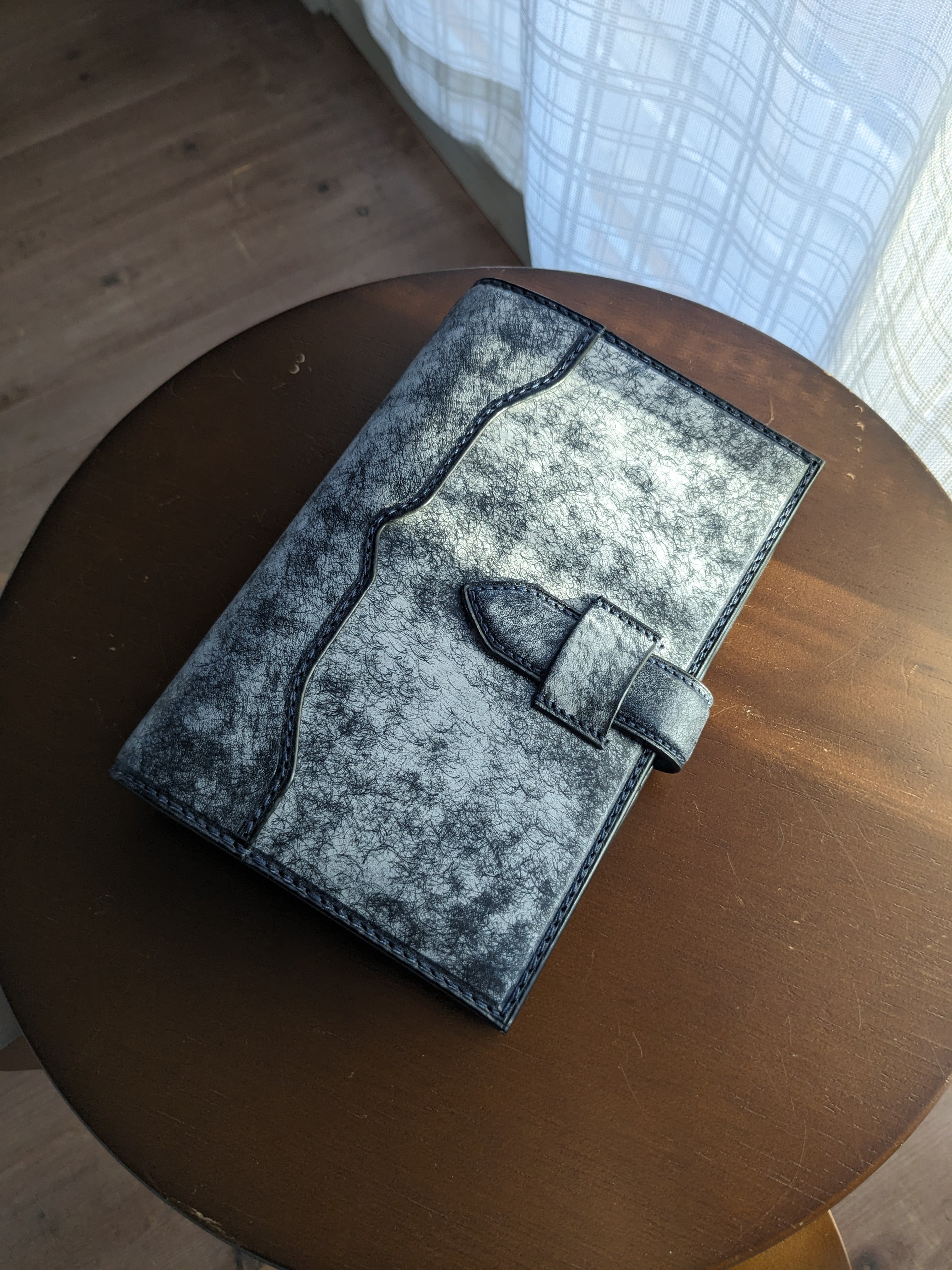 本革 レザー システム手帳カバー バイブルサイズ ネイビー | アトリエ革結