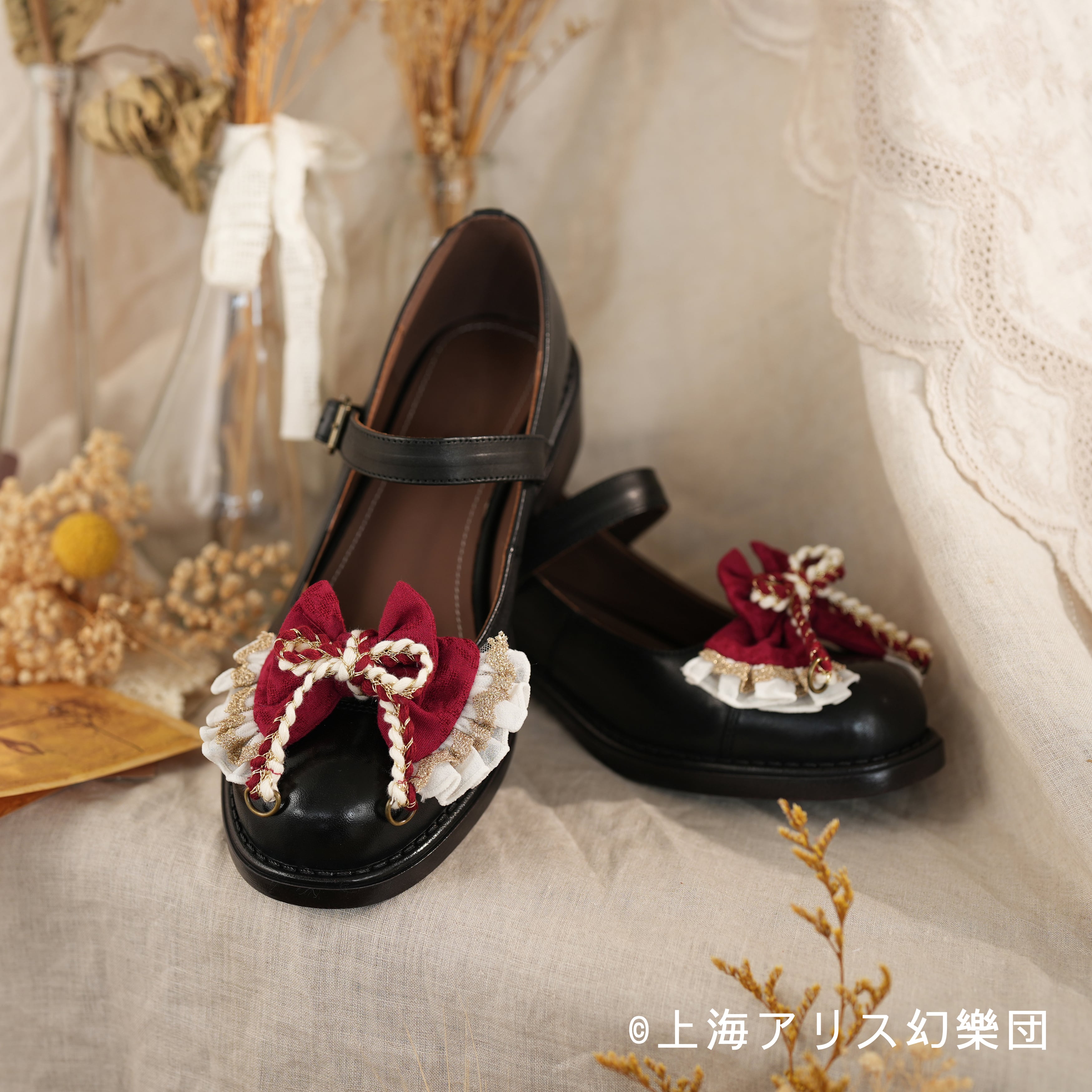 コラボ商品】東方Project x HoshibakoWorks 博麗霊夢 リボンシューズ