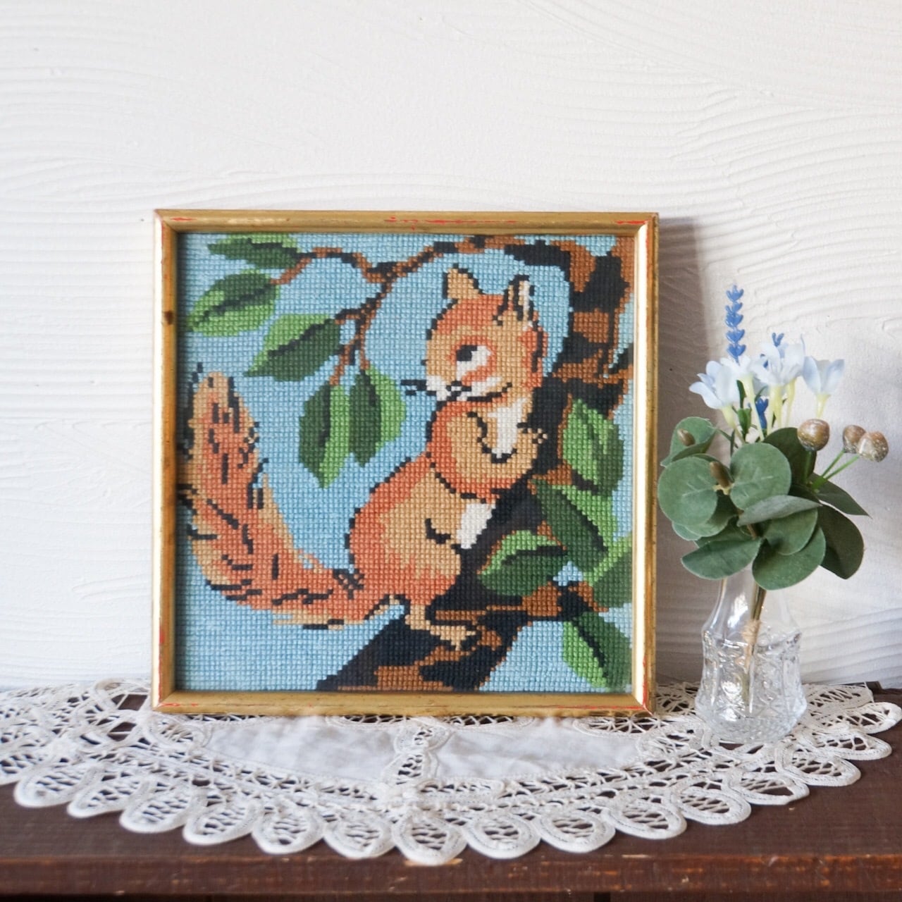 フランス 刺繍のフレーム〈リス〉 | Anneli folkcraft
