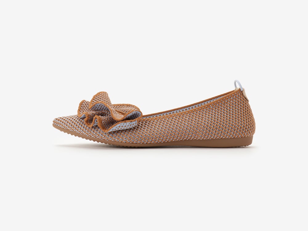 pointed-FRIN / CAMEL & AQUA | Offen
