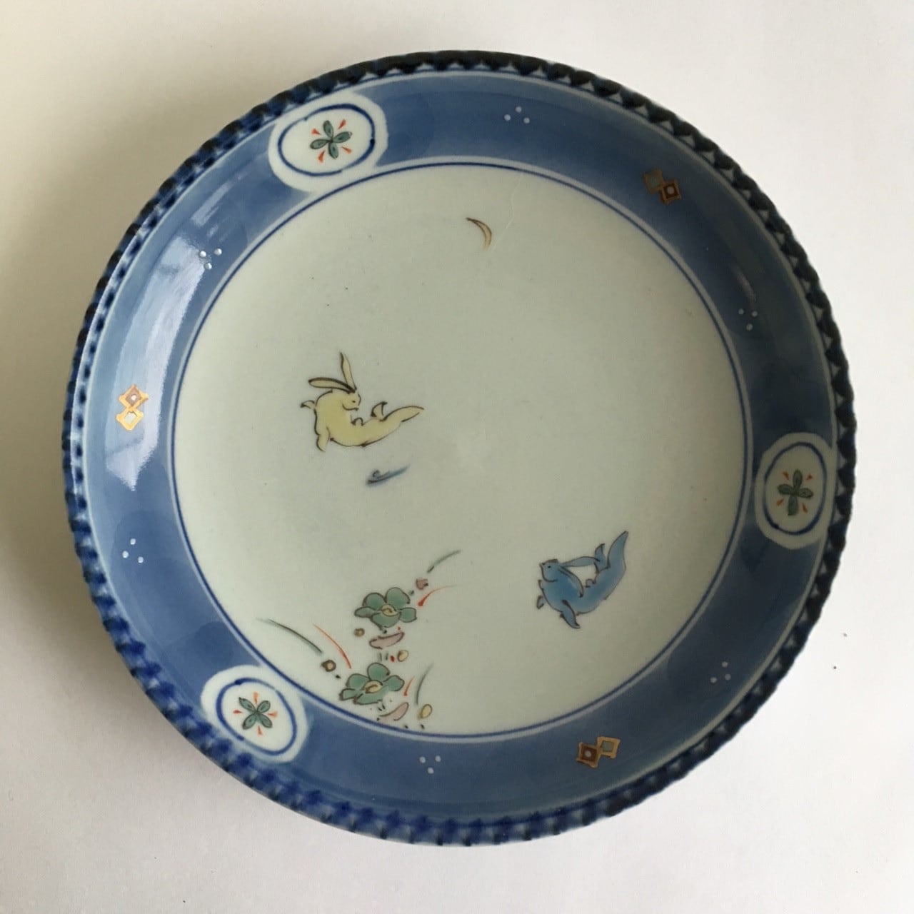 染錦花兎皿 | 宮崎祐輔 谷鳳凰 (たにほう窯）オンラインショップ