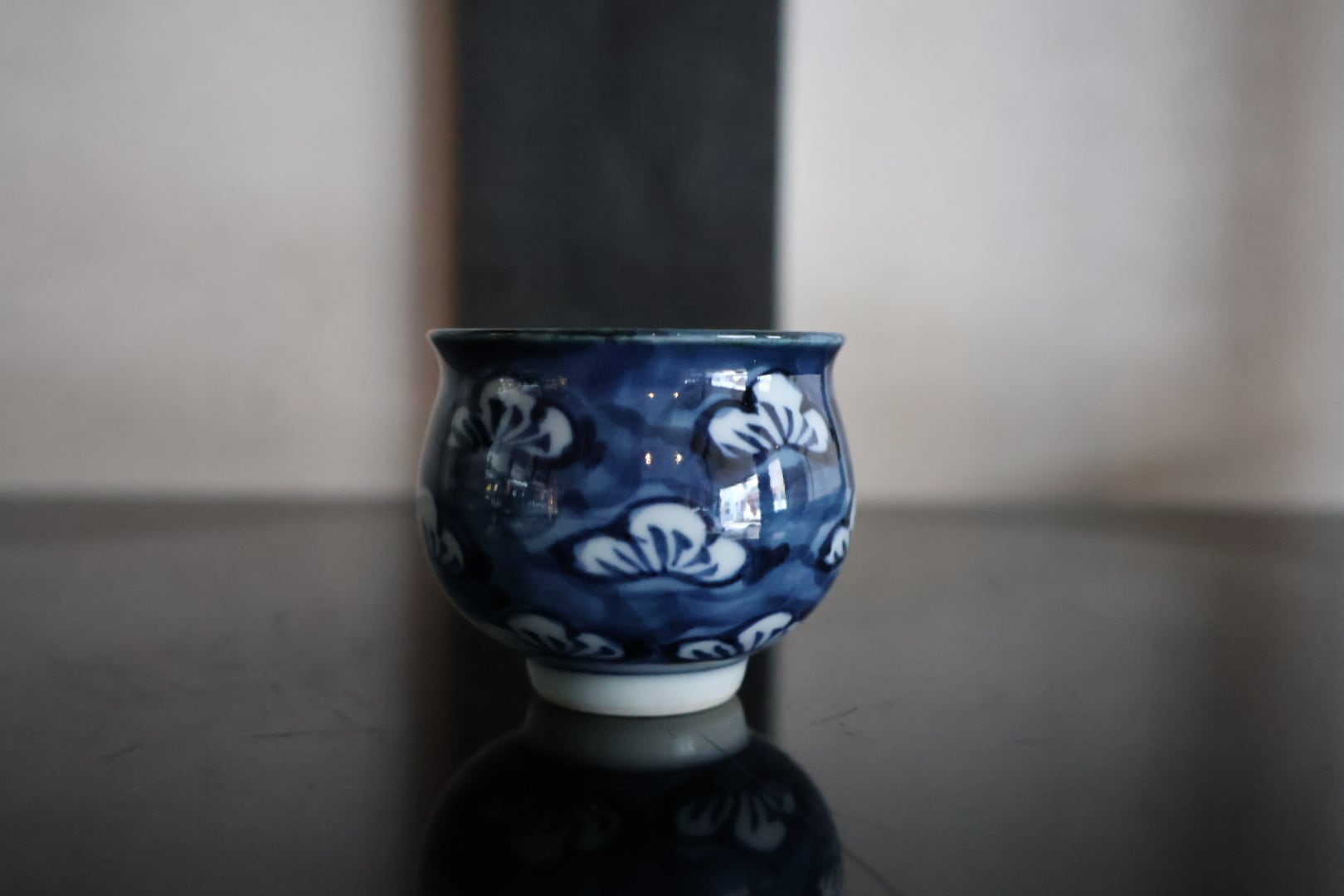 有田焼 源右衛門窯 古染風松竹梅 盃 三客 | うつわ通販 土岐陶器店