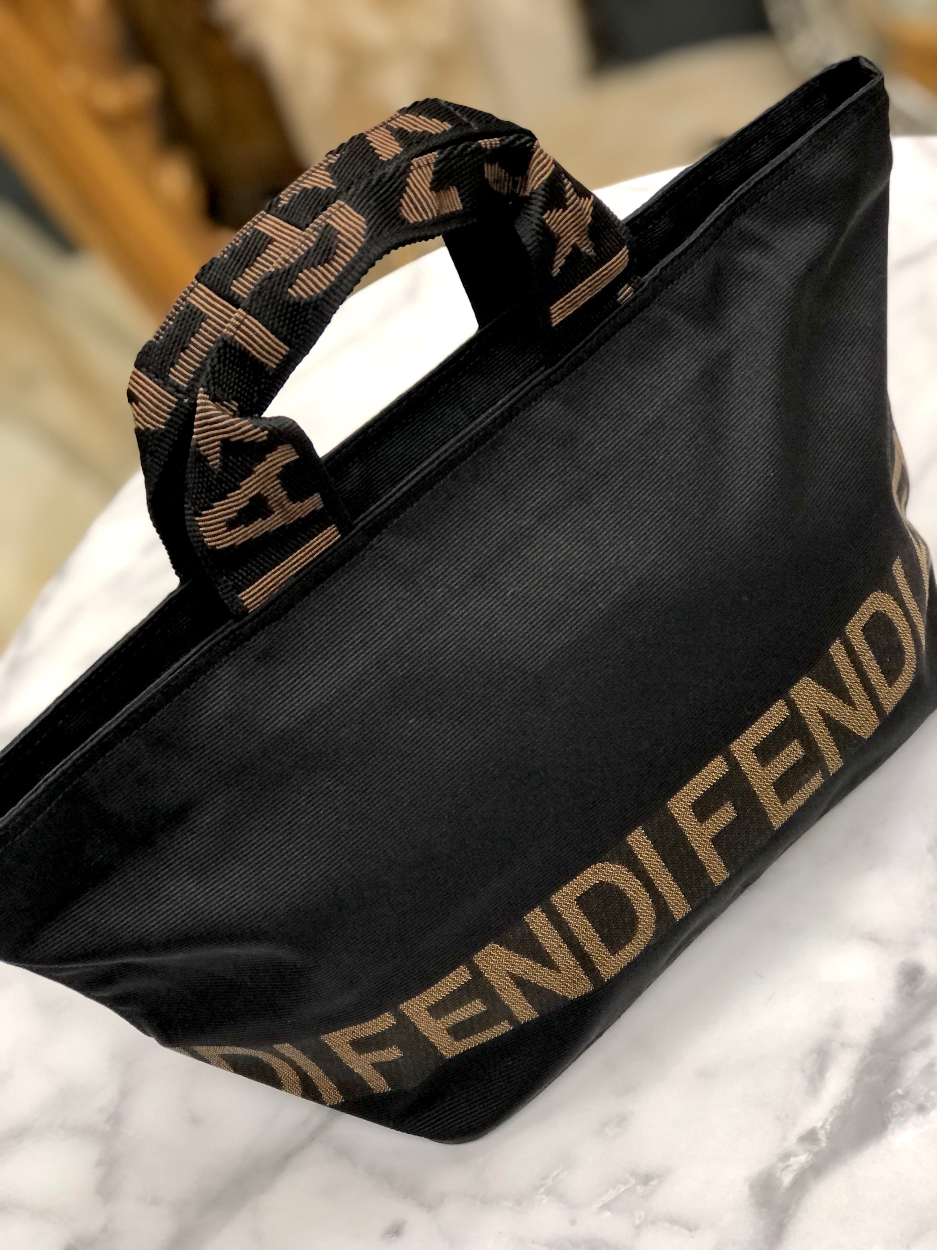 FENDI フェンディ FENDI ロゴ ナイロン ミニバッグ ハンドバッグ