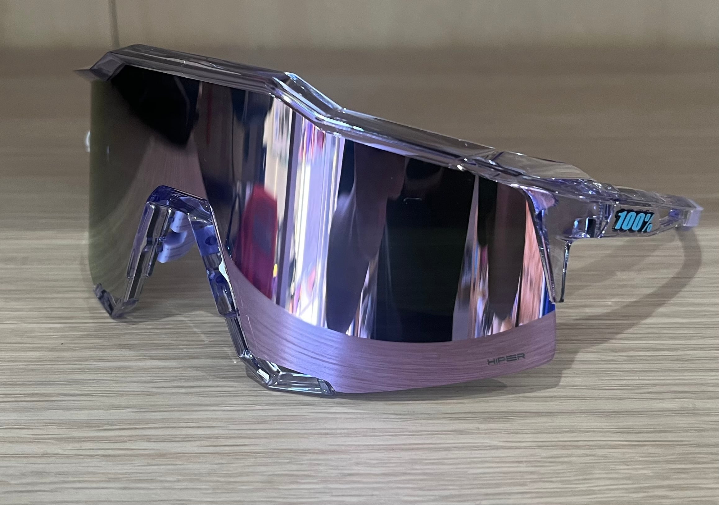 100%（ワンハンドレッド）サングラス S3/Polished Translucent