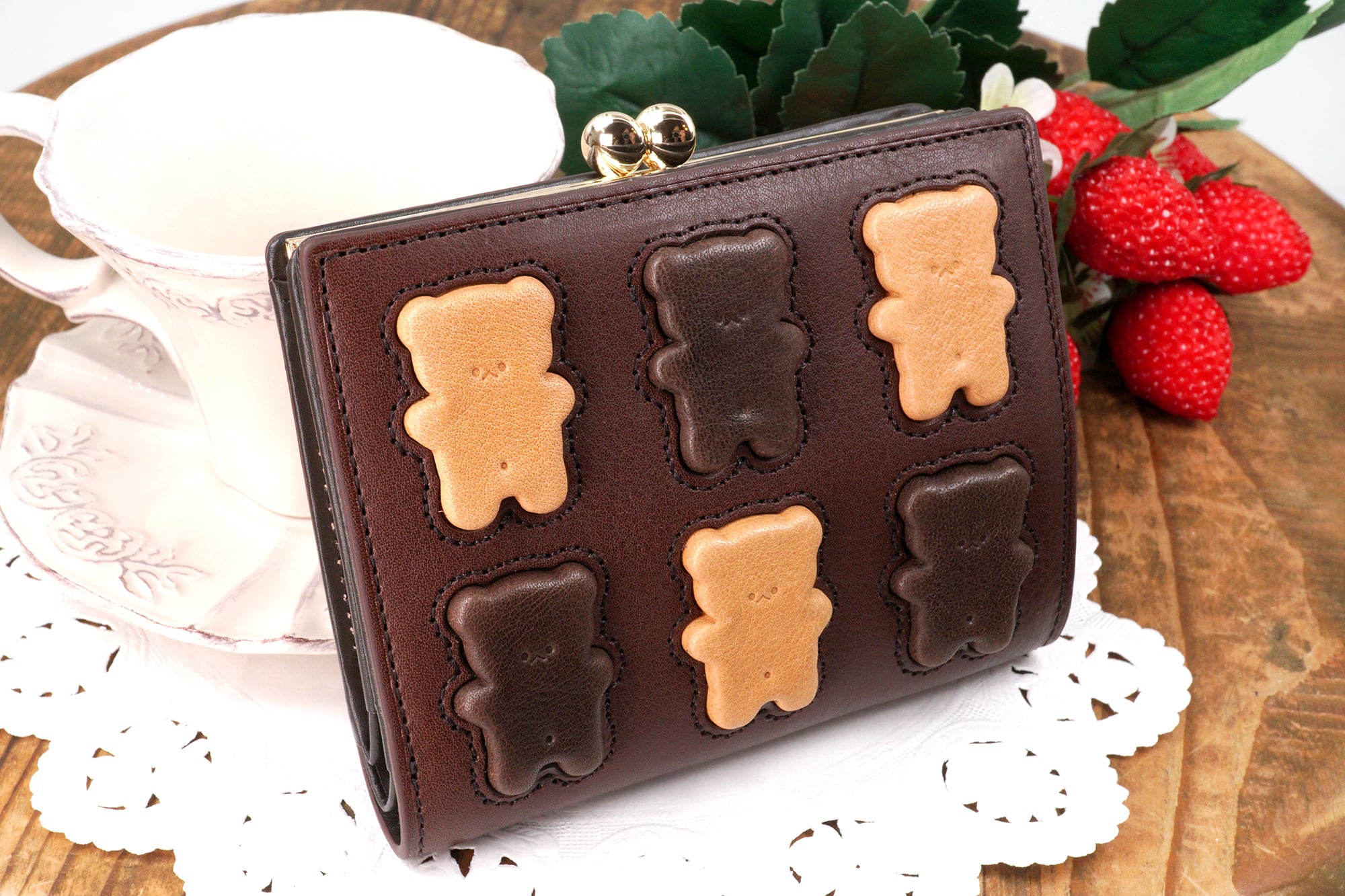 くまちゃんブラウニー2つ折りがま口財布（本革製）／お菓子な革小物