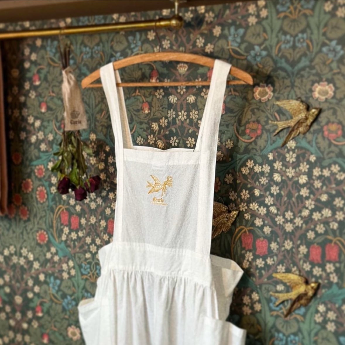 ラルフローレン ホワイトフリルエプロン刺繍ロゴ付き Ralph Lauren