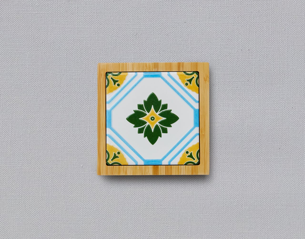 台湾マジョリカタイル「金菊錦繍」枠つき | 茶嘉葉