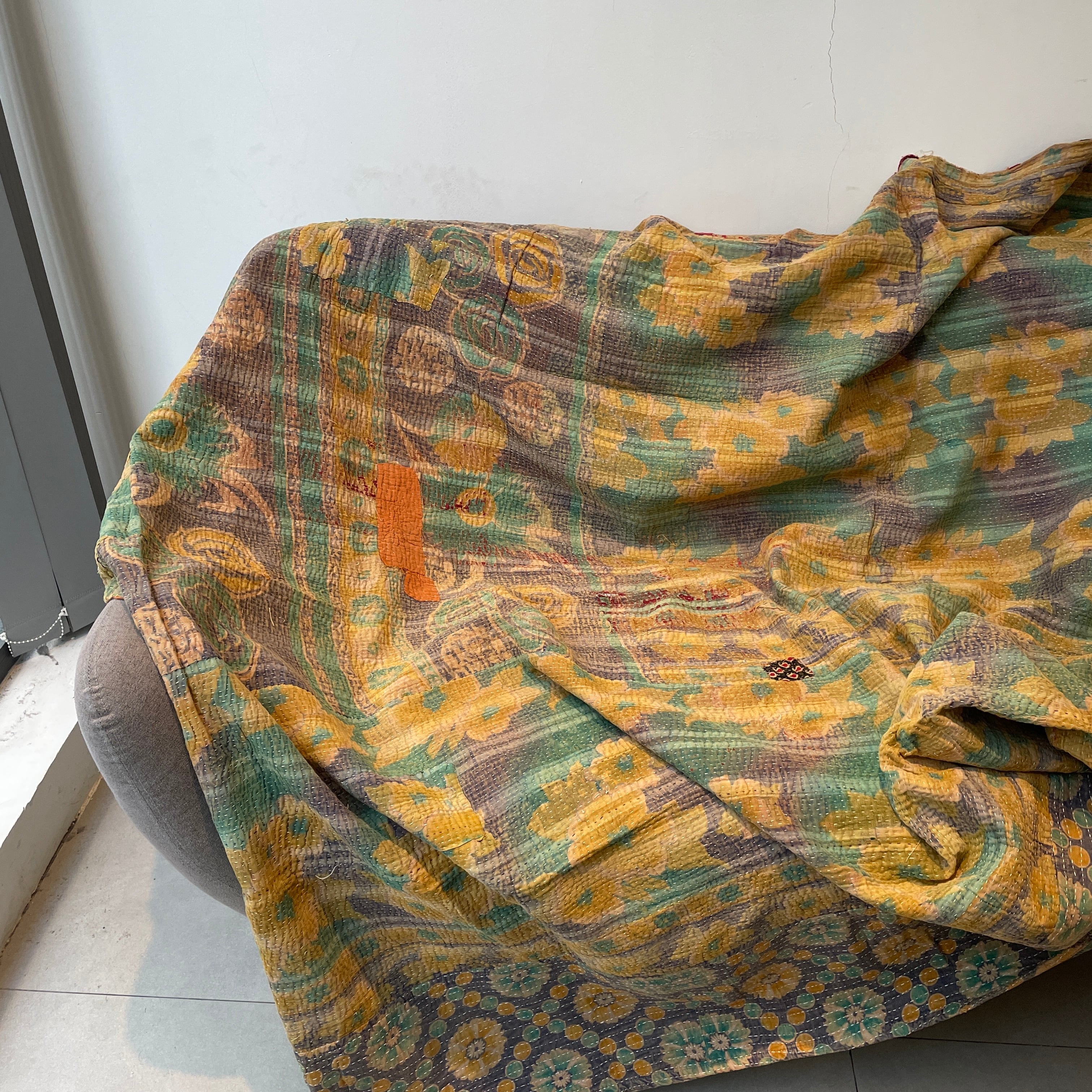 69】インド直輸入 ビンテージ ラリーキルト カンタ キルト