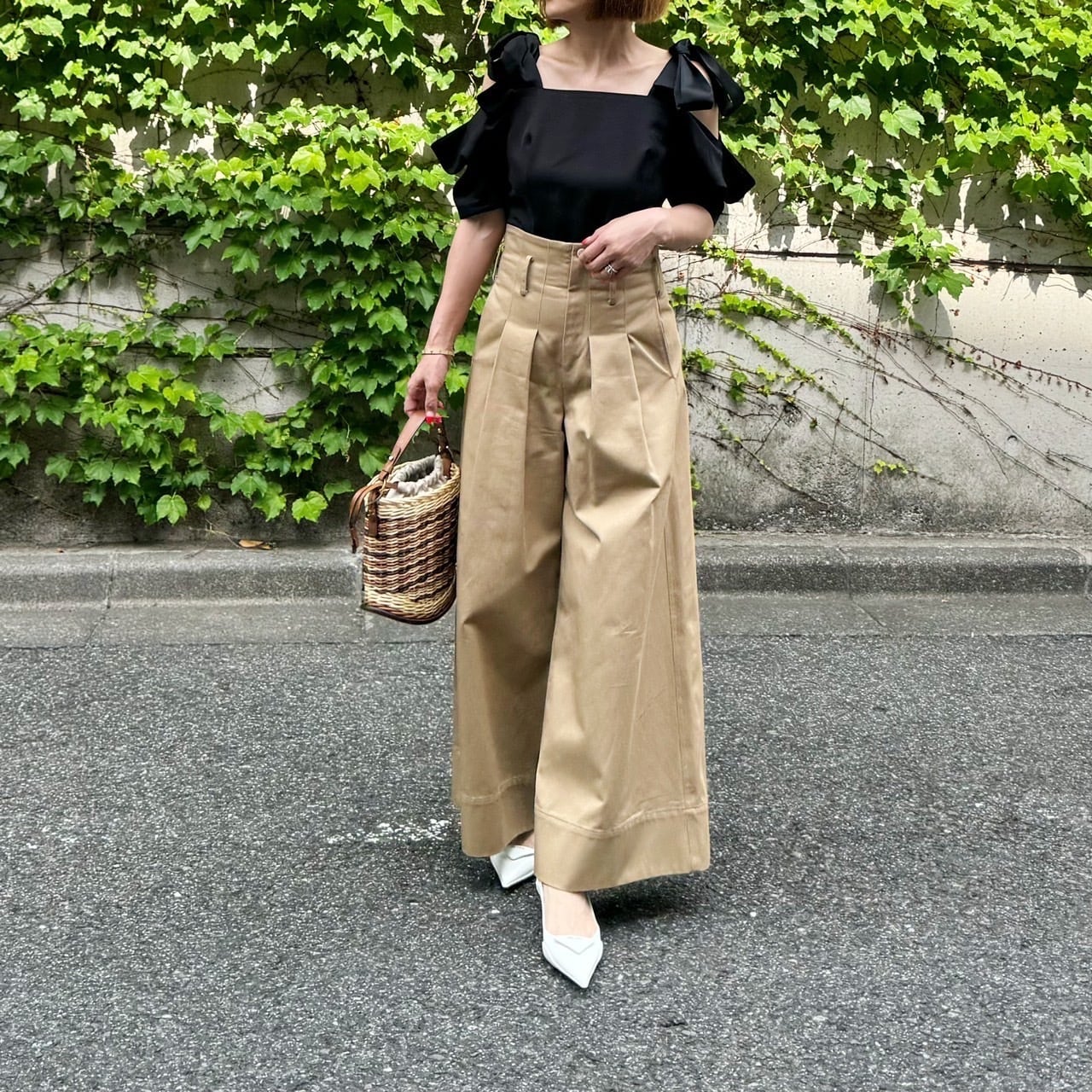 チノワイドパンツ Eric ベージュ | Cygne