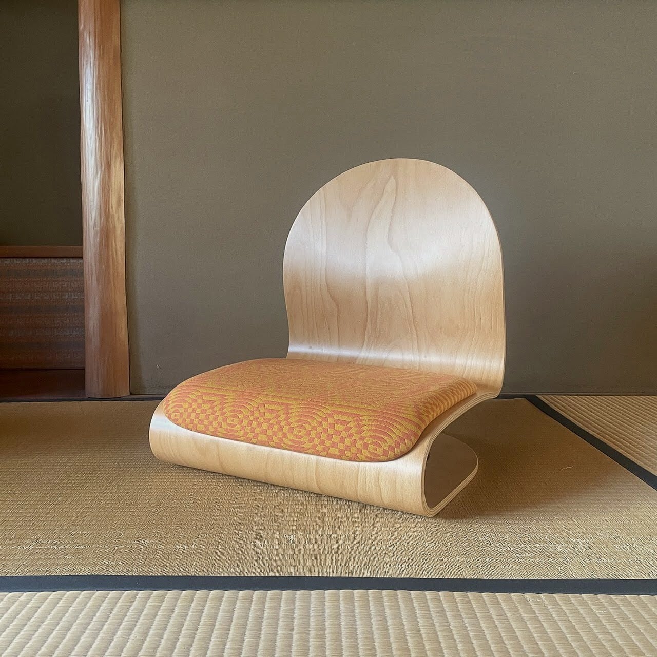 Tatami Chair by Verner Panton (Natural body / Maharam, Optik