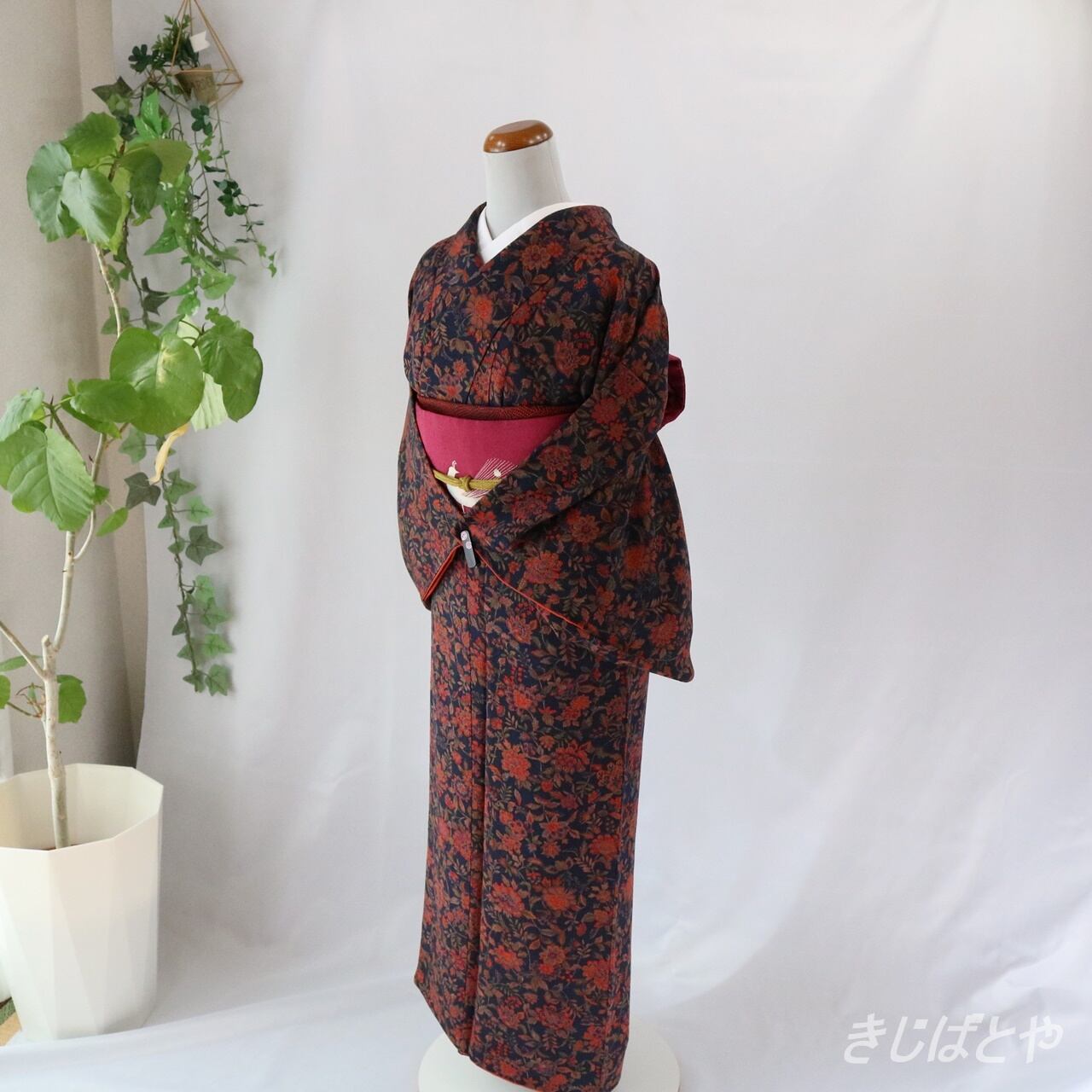 正絹ちりめん 濃紺に更紗柄の総柄小紋 袷 | きじばとや
