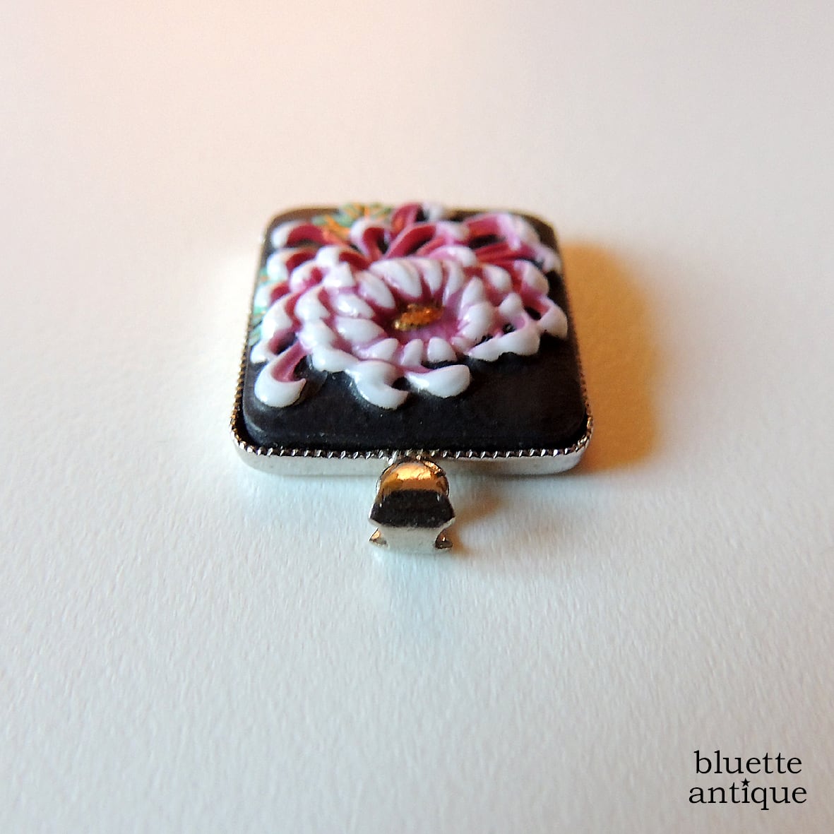 ヴィンテージ トシカネジュエリー 有田焼 大輪古典菊 ペンダントトップ