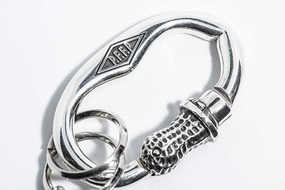 PEANUTS CARABINER SILVER | Peanuts&Co