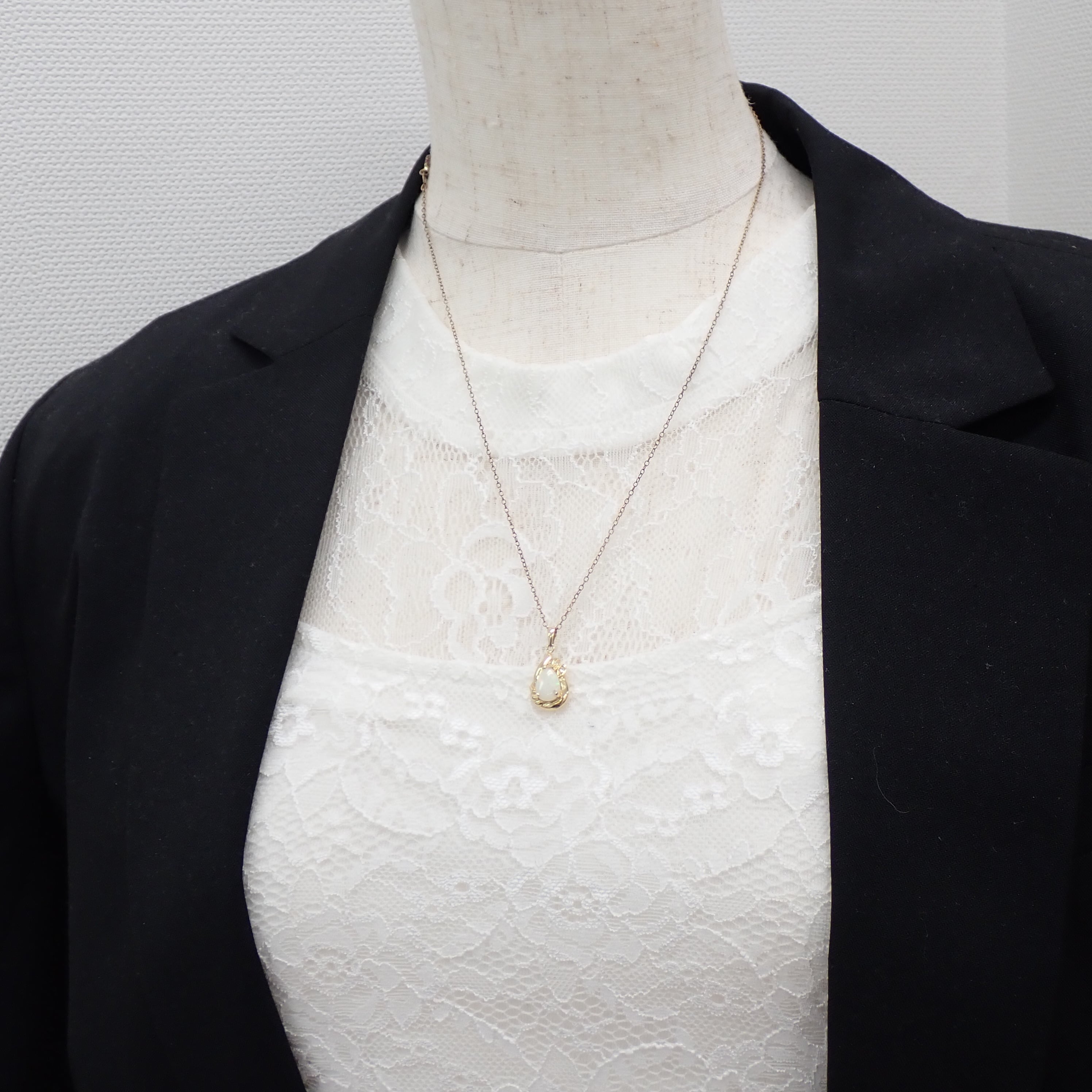 外国製 K14 ヴィンテージペンダントトップ ☆雫型オパールと