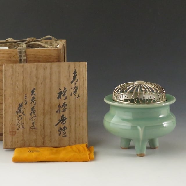 二代真清水蔵六 青磁袴腰香炉 純銀火舎添 dbfy9867-L | こがん堂 大阪