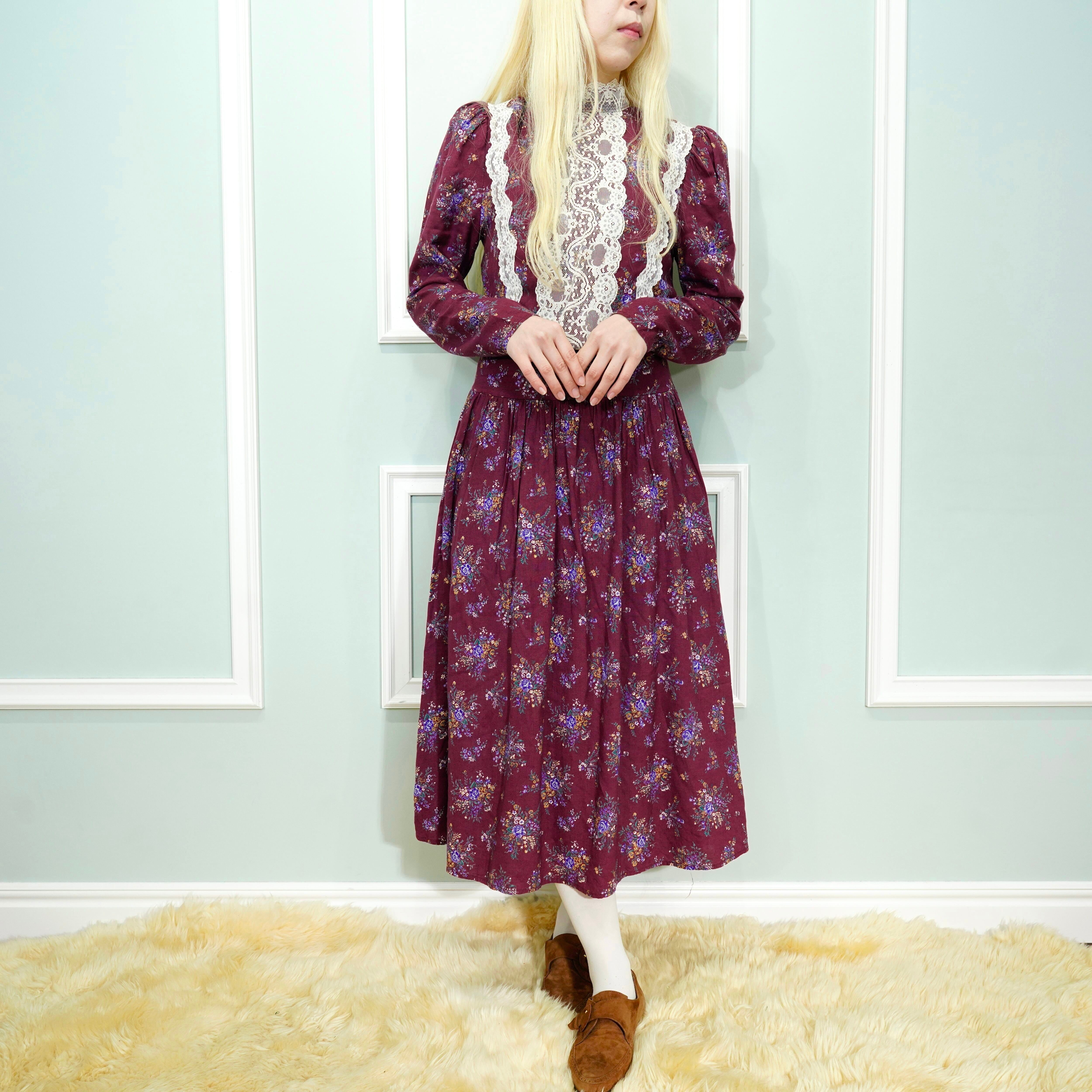 SPECIAL ITEM* GUNNE SAX by JESSICA McCLINTOCK LACE FLOWER