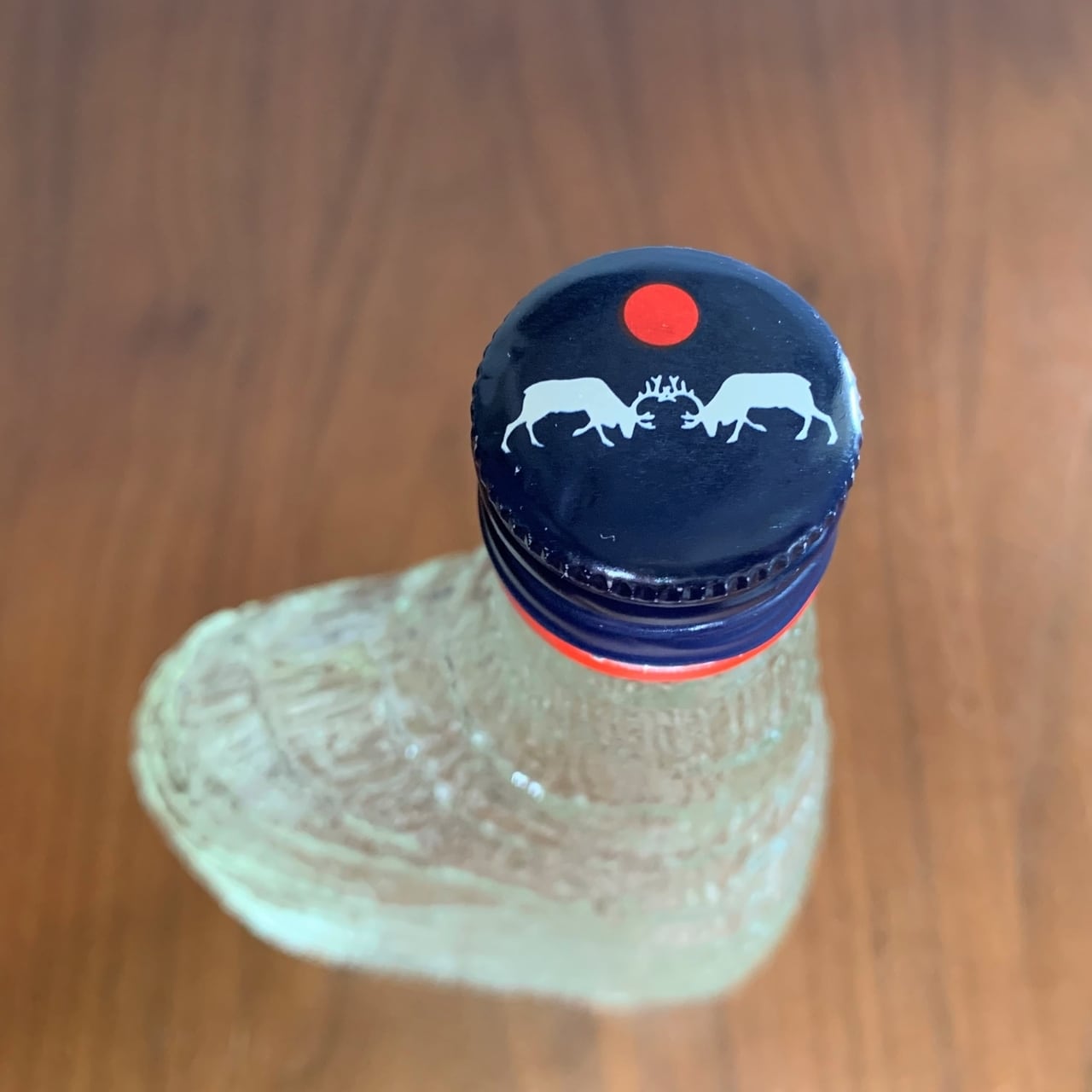 フィンランディア タピオ・ヴィルカラ デザイン お酒ガラスのボトル