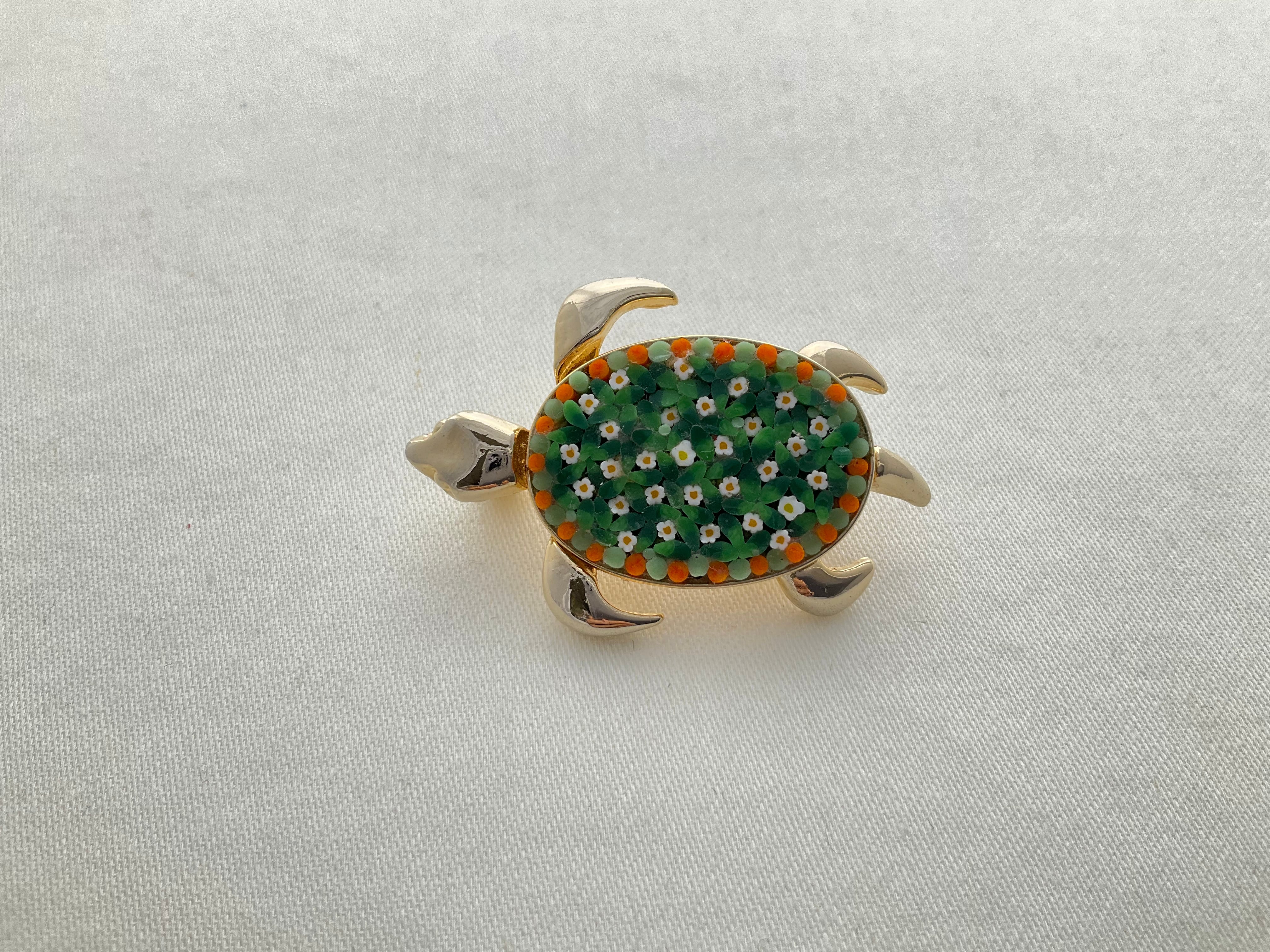 ブローチ 〈 カメ 〉 | 繭里