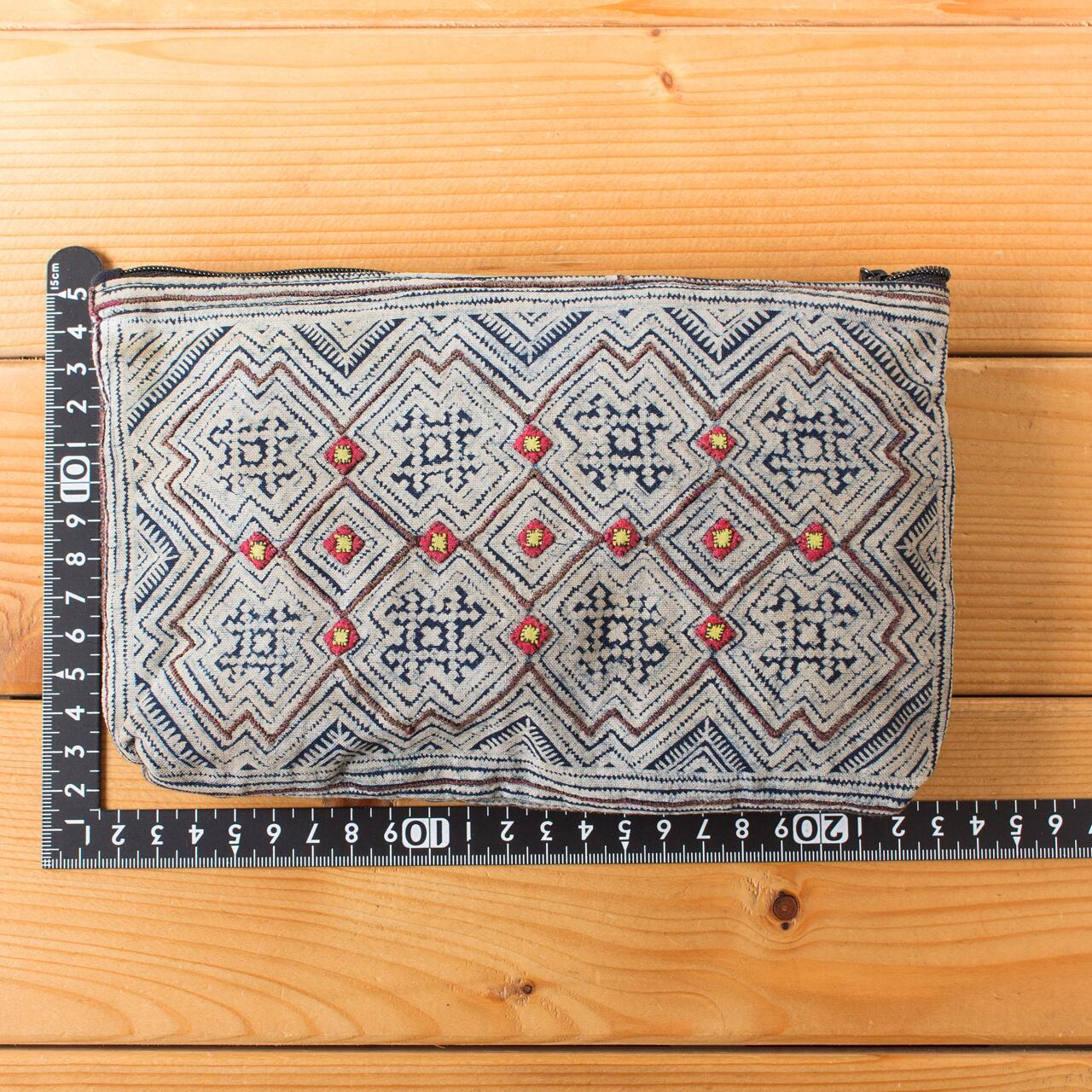 モン族藍染バティックポーチ（大）7 | Monkey Banana