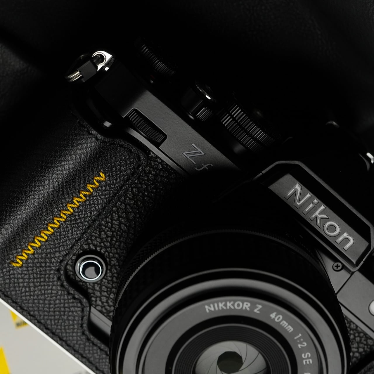 ニコン Zf 専用 イエローラインボディケース PTBA016 | Mr.Stone