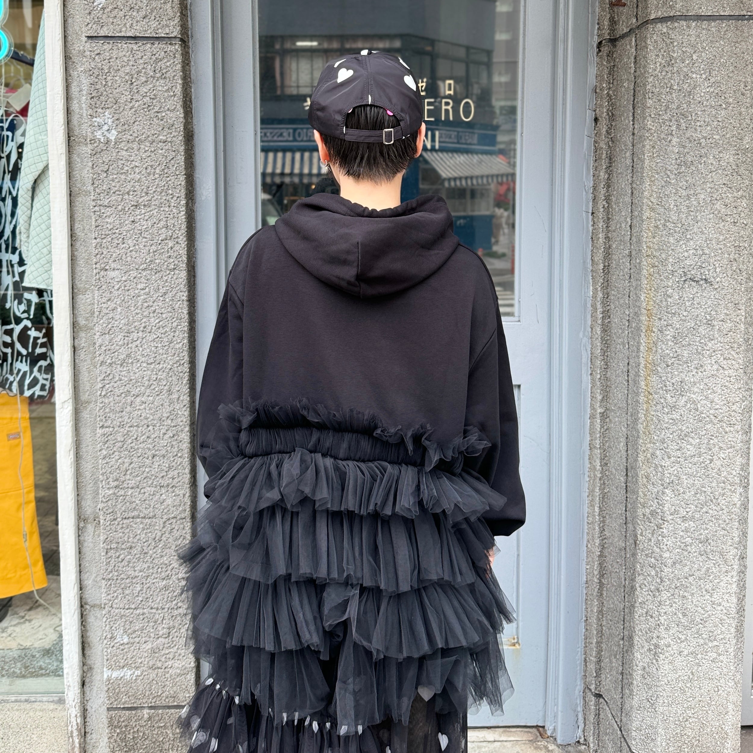 VIVIANO / Gathered Tulle Hoodie / BLACK | ふぁいん