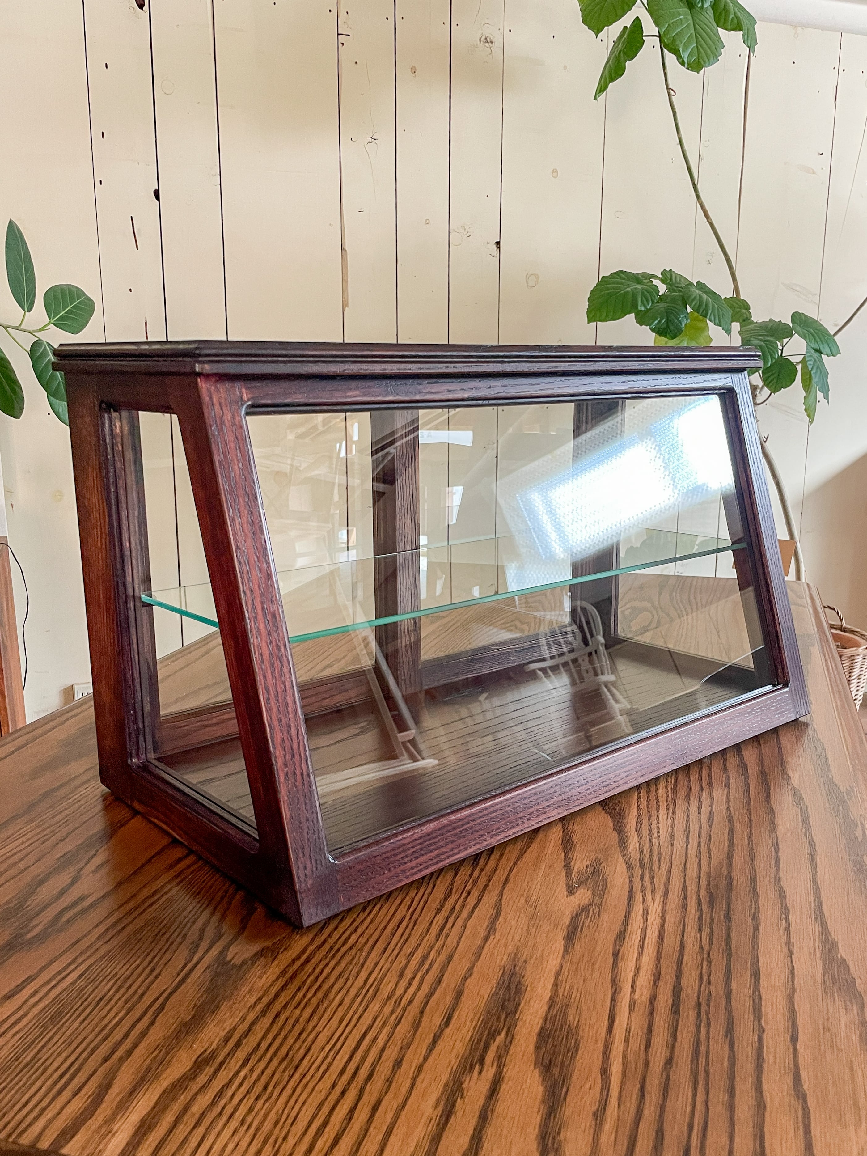 店舗ディスプレイ用ガラスショーケース アンティーク調ガラスケース