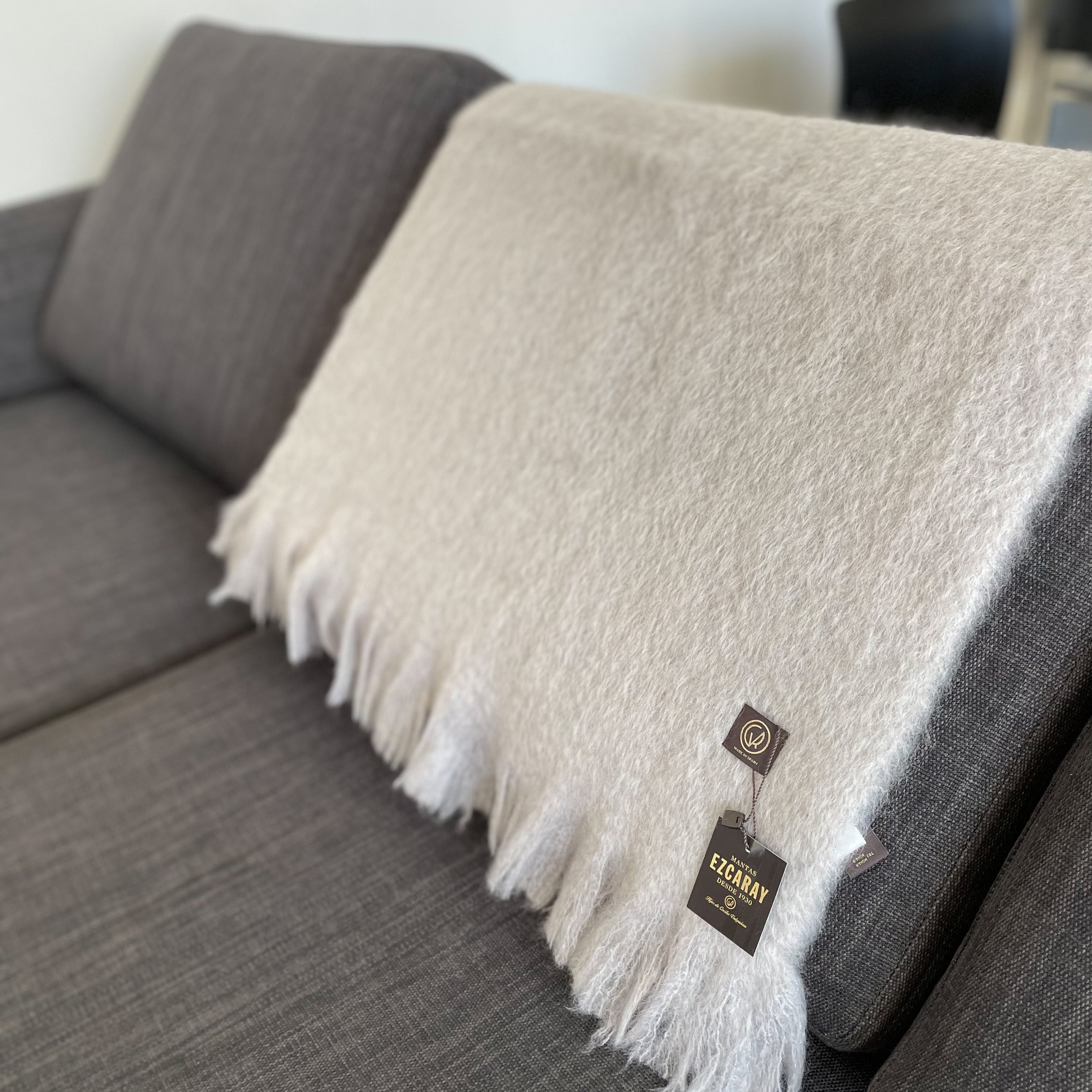 MANTAS EZCARAYモヘアブランケット】 | À L'ecrin